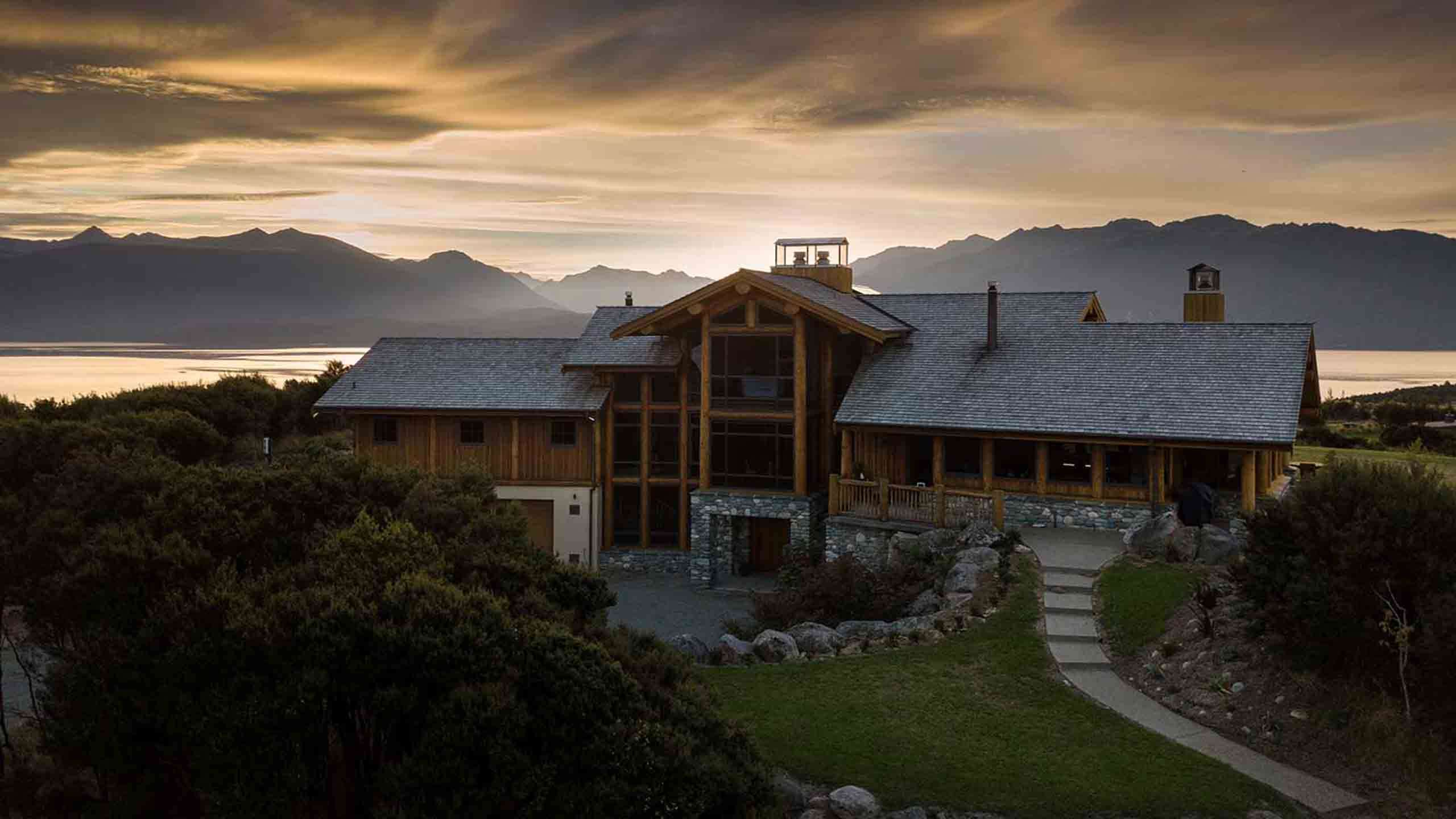 Fiordland Lodge