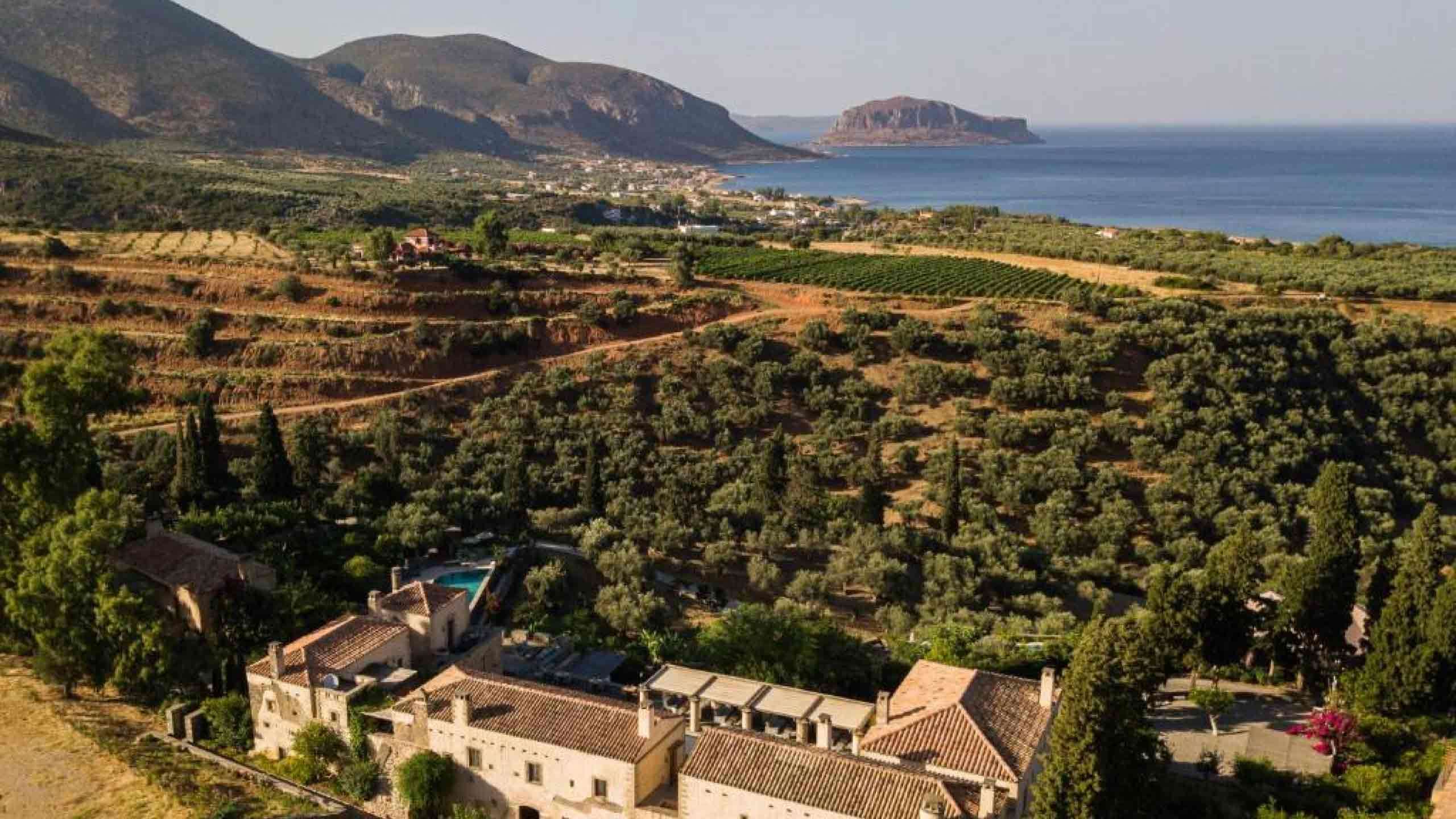 Greece’s Peloponnese Luxury Walk (Legendary Journey from the Mountains to the Mediterranean) 6D5N, Fully Guided