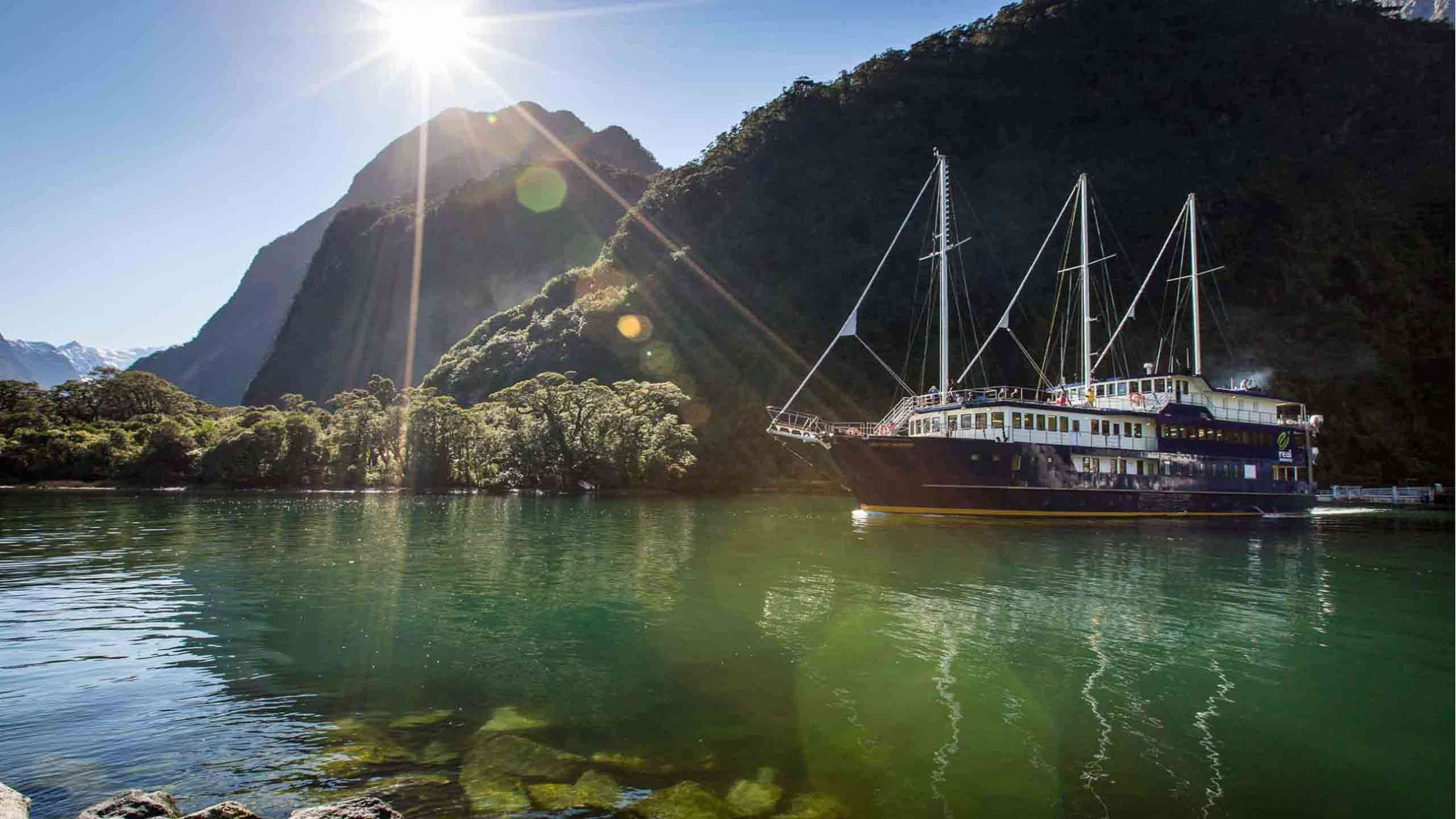 Iconic Fiordland - Four Tracks, Milford Sound Overnight Cruise & Heli Hike 5D4N, Fully Guided