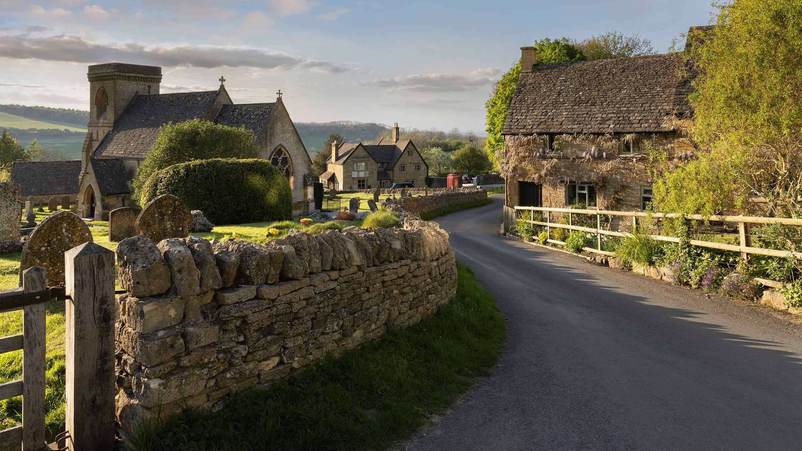 Cotswolds England Luxury Walk (Castles, Gardens & The Cotswold Way) 6D5N, Fully Guided