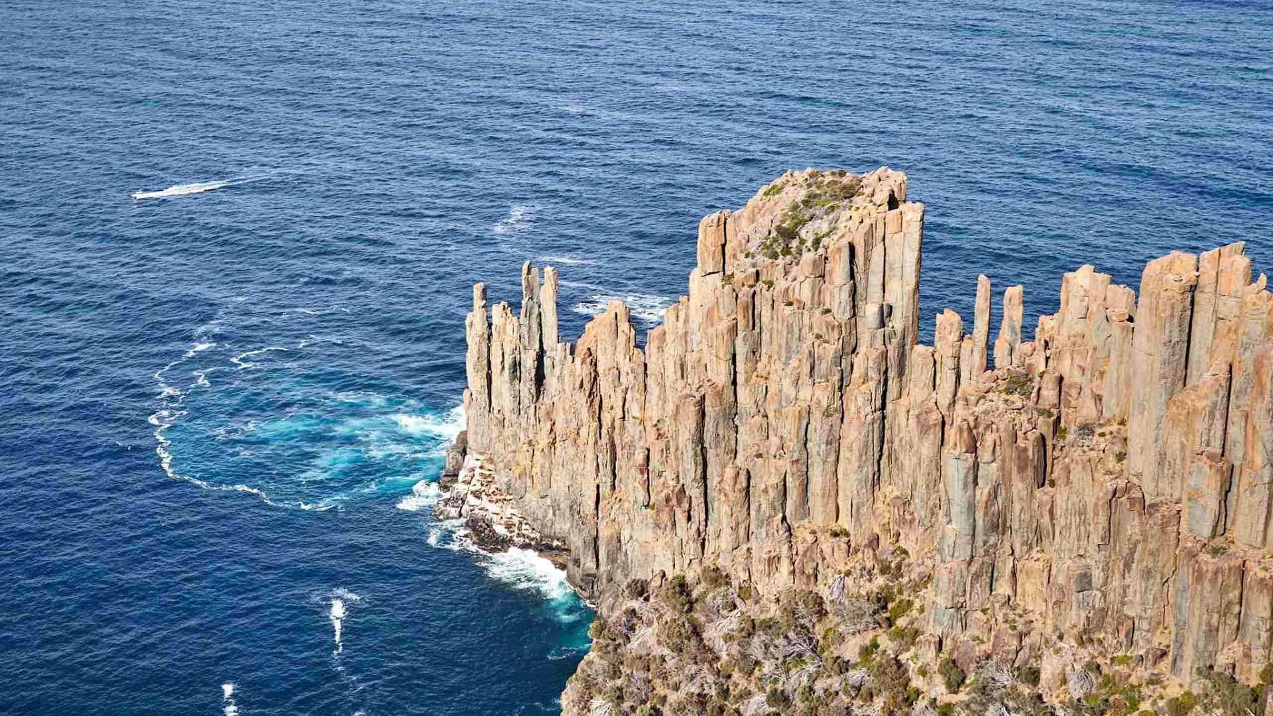 The Three Capes Walk Tasmania Guided - 3 Capes Walk - Three Capes Walk ...