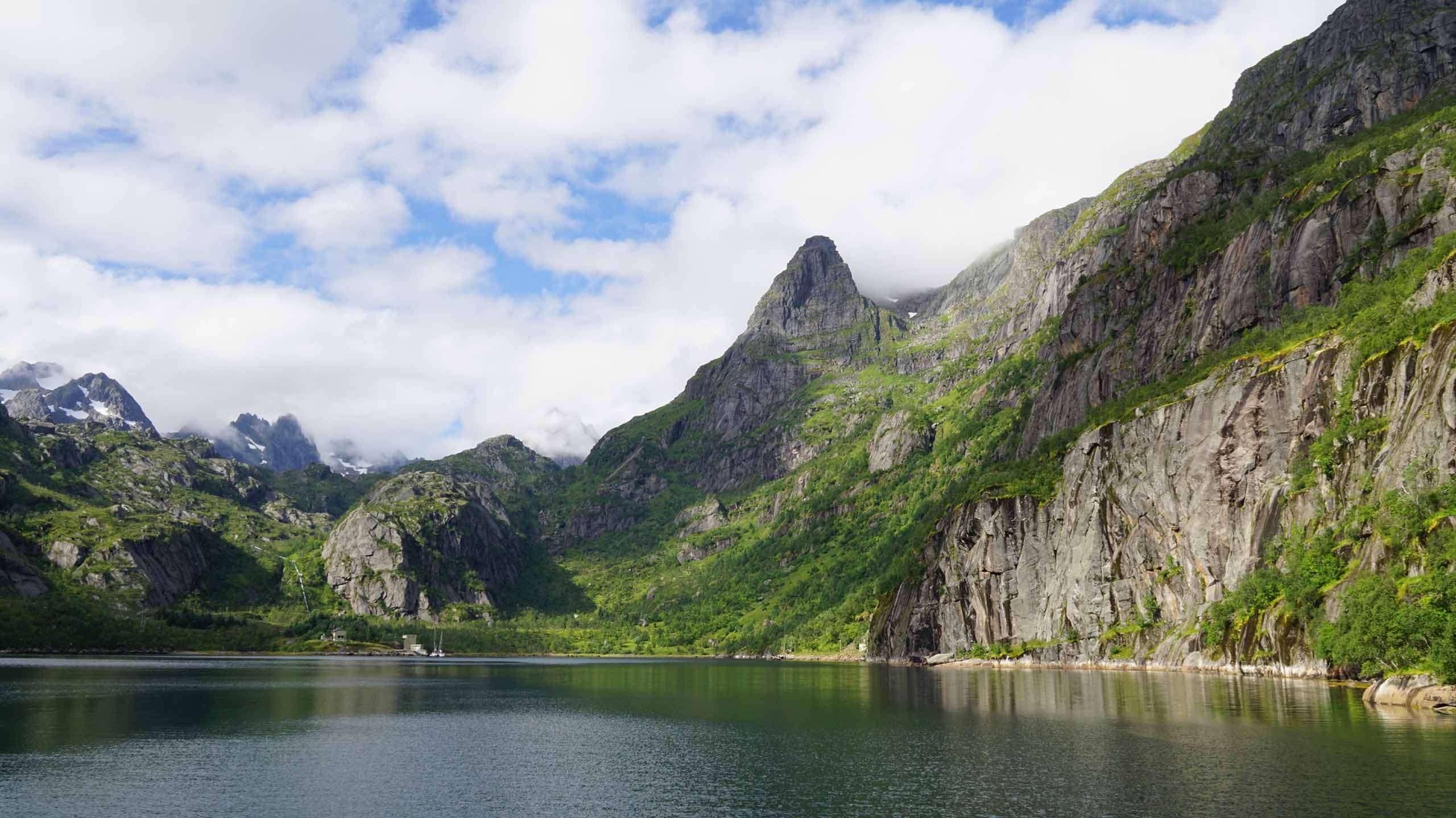 Norway's Lofoten Islands Hike (Dramatic Peaks & Waterways Above The Arctic Circle) 6D5N, Fully Guided