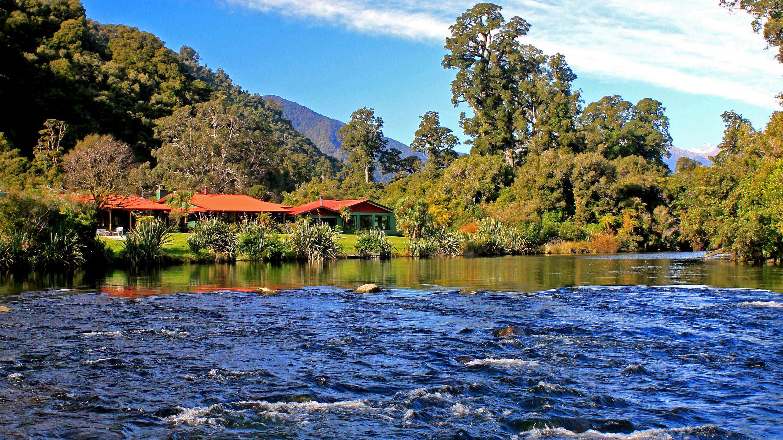 Wilderness Lodge Lake Moeraki
