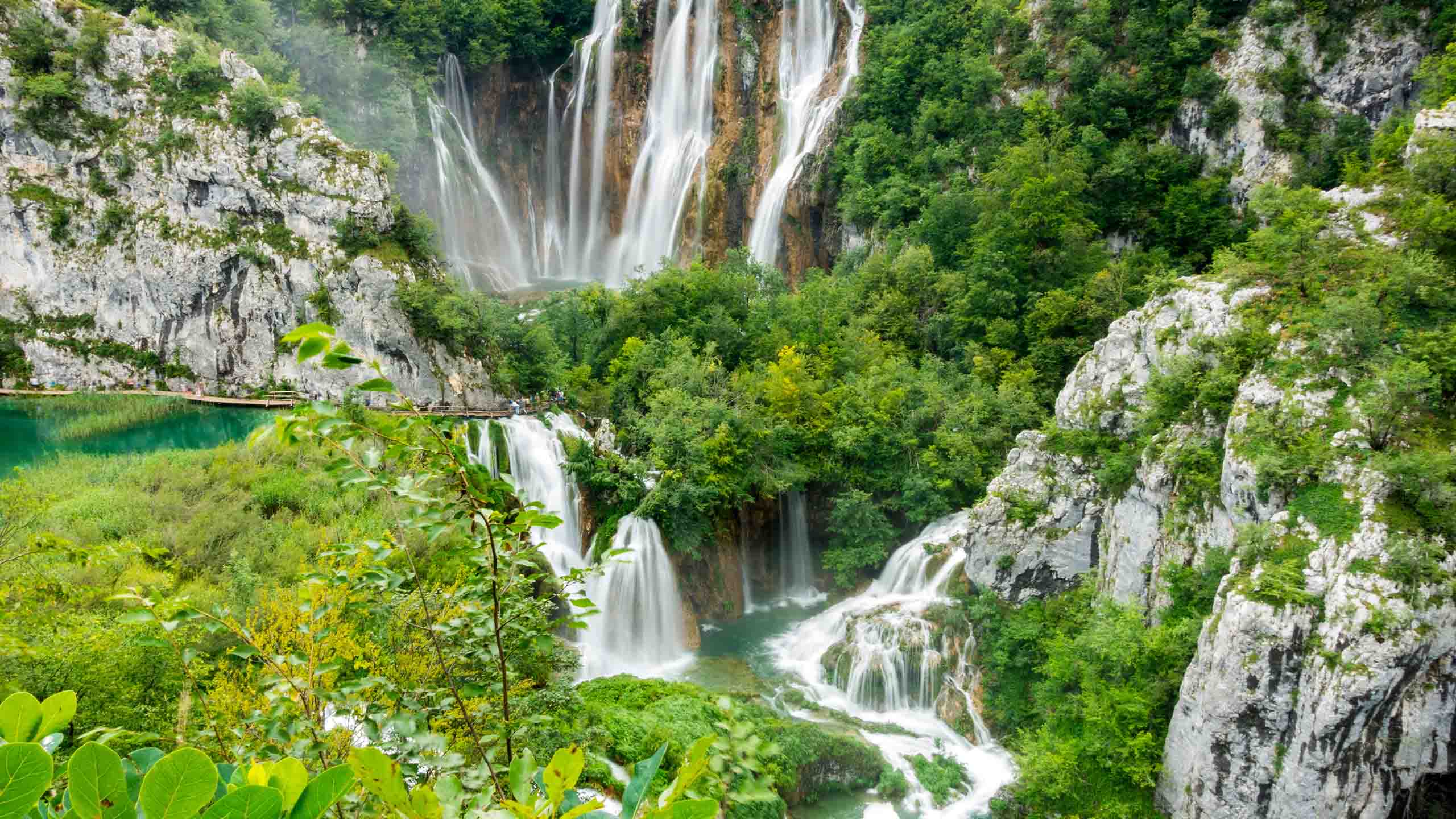 Plitvice-lake-croatia-national-park