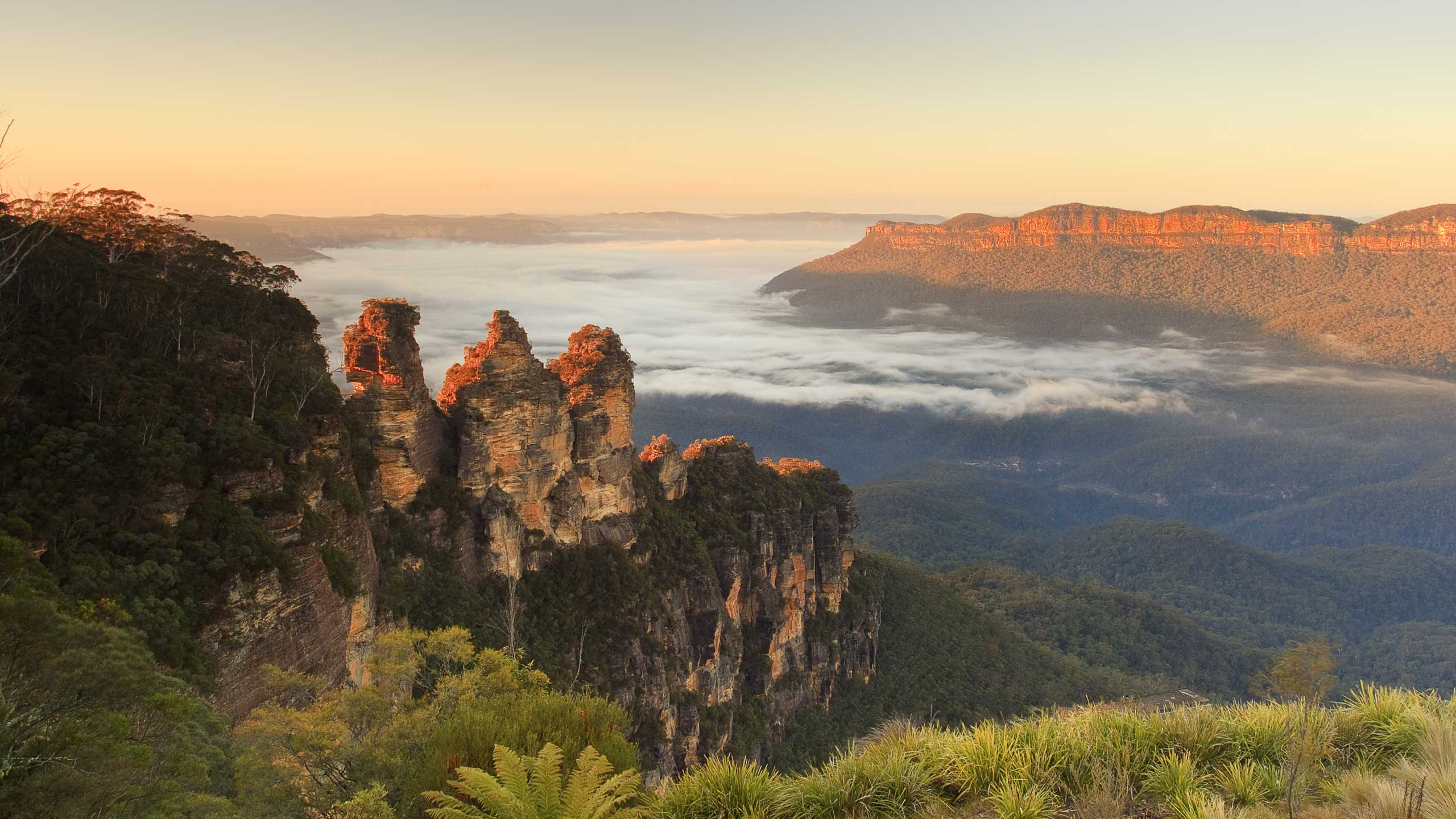 three-sisters-blue-mountains-new-south-wales-australia