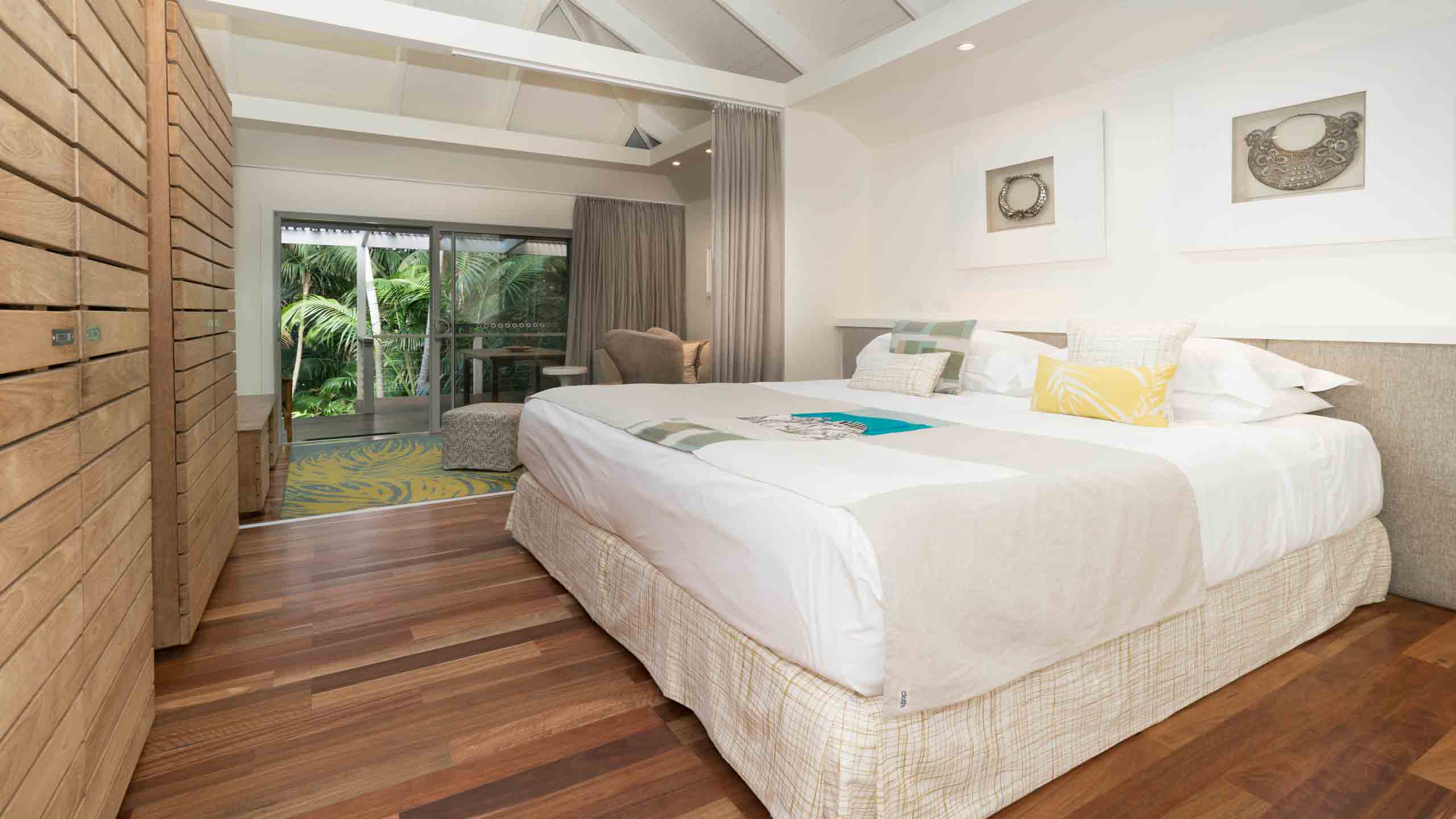 arajilla-lord-howe-island-bedd-in-room-out-to-deck