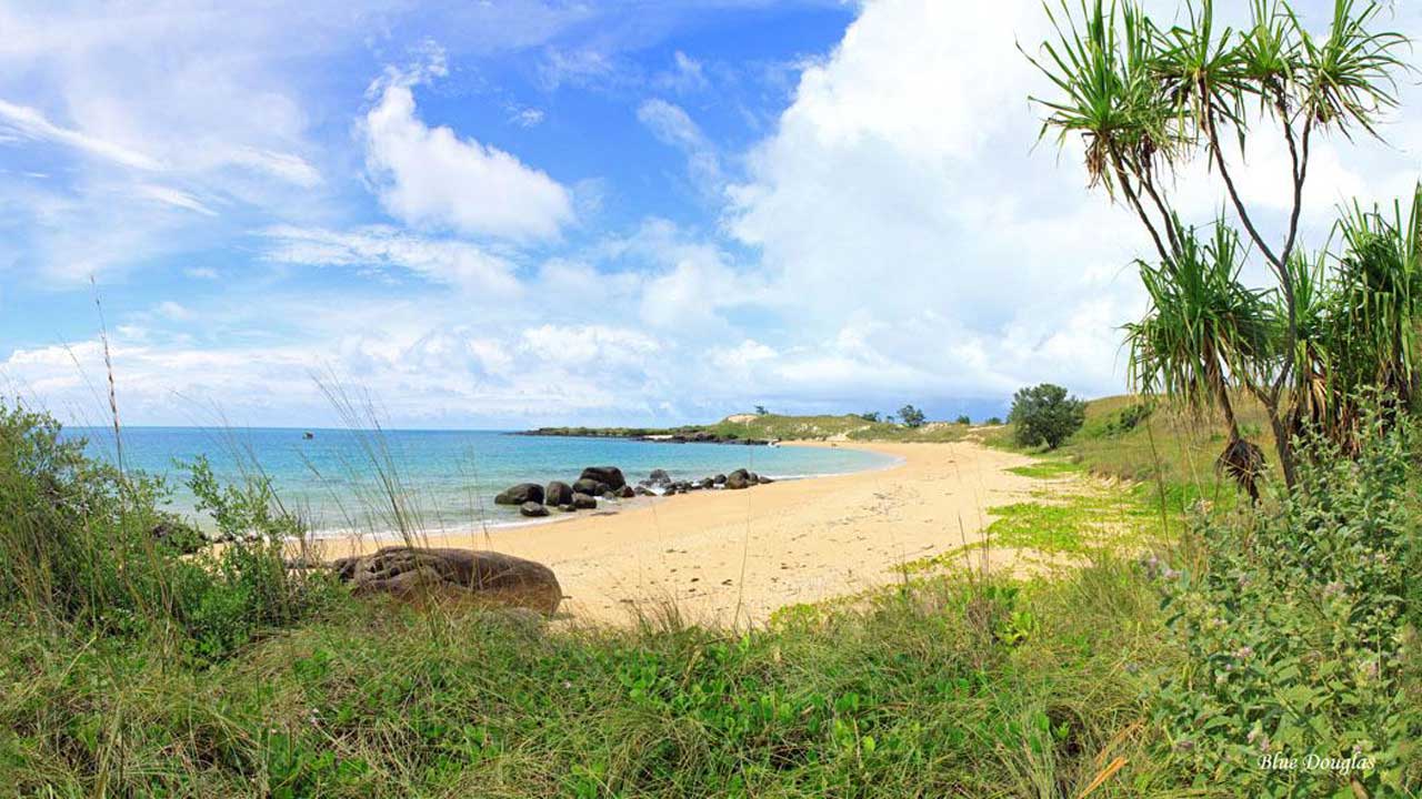banubanu-beach-retreat-secluded-beach