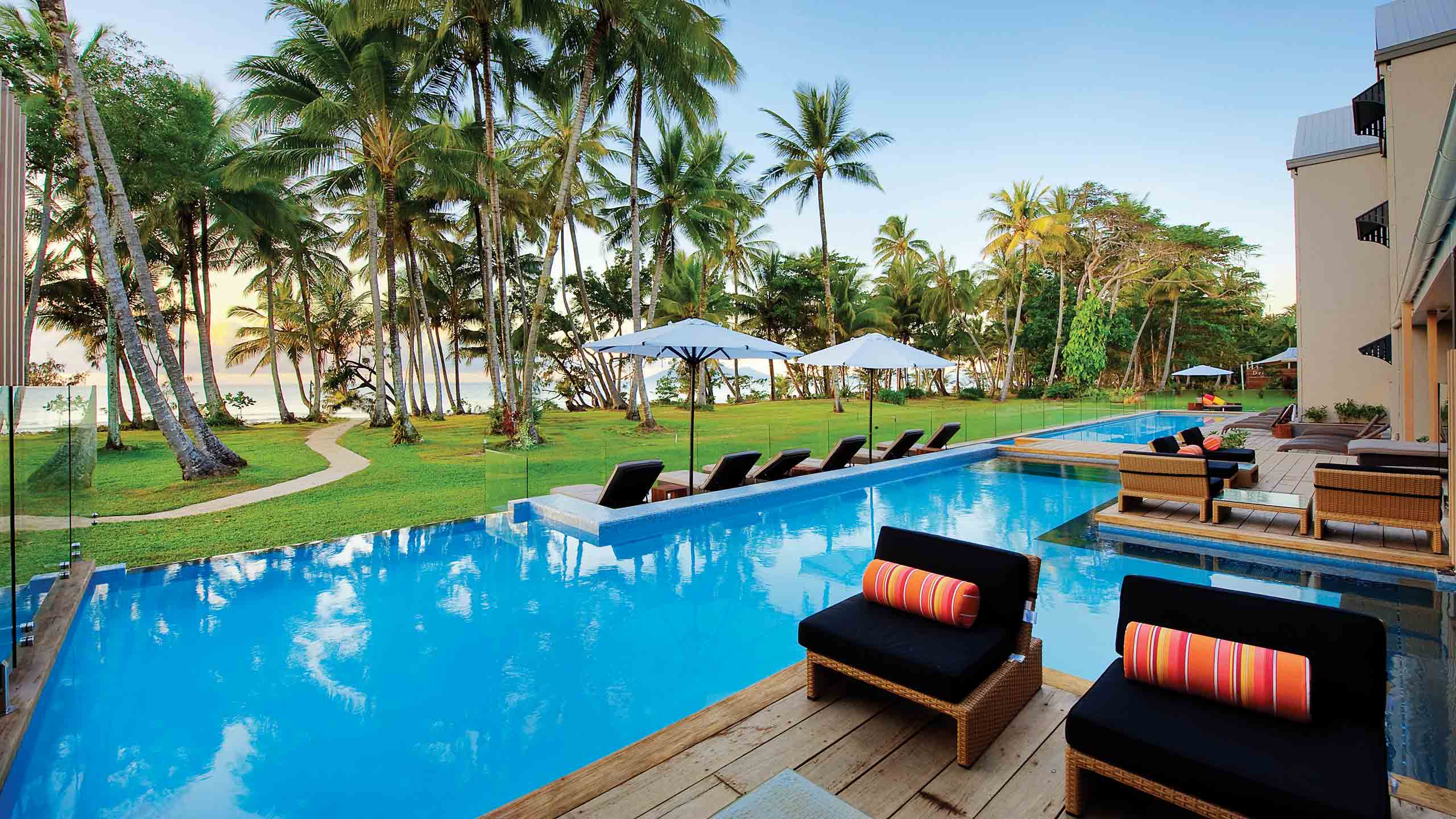 castaway-resort-and-spa-queensland-mission-beach-pool-view