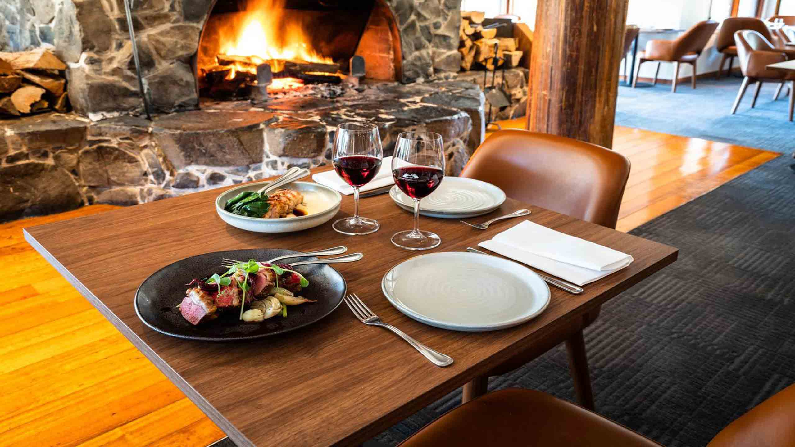 cradle-mountain-lodge-tasmania-dining-table-set-wine-food