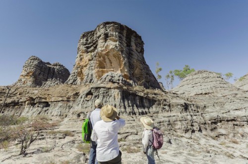 gilbert-outback-retreat-cairns-australia-tour-rock-formations-explore-guide