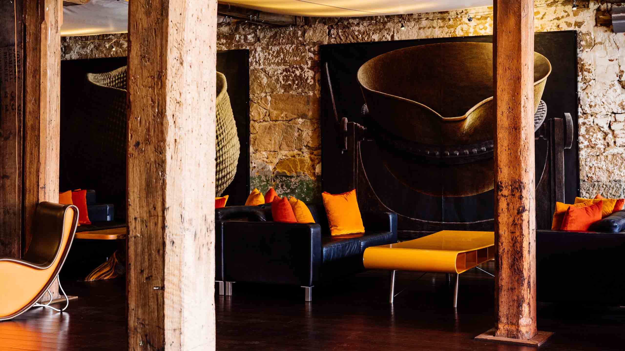 henry-jones-art-hotel-hobart-tasmania-great-lounge-sitting