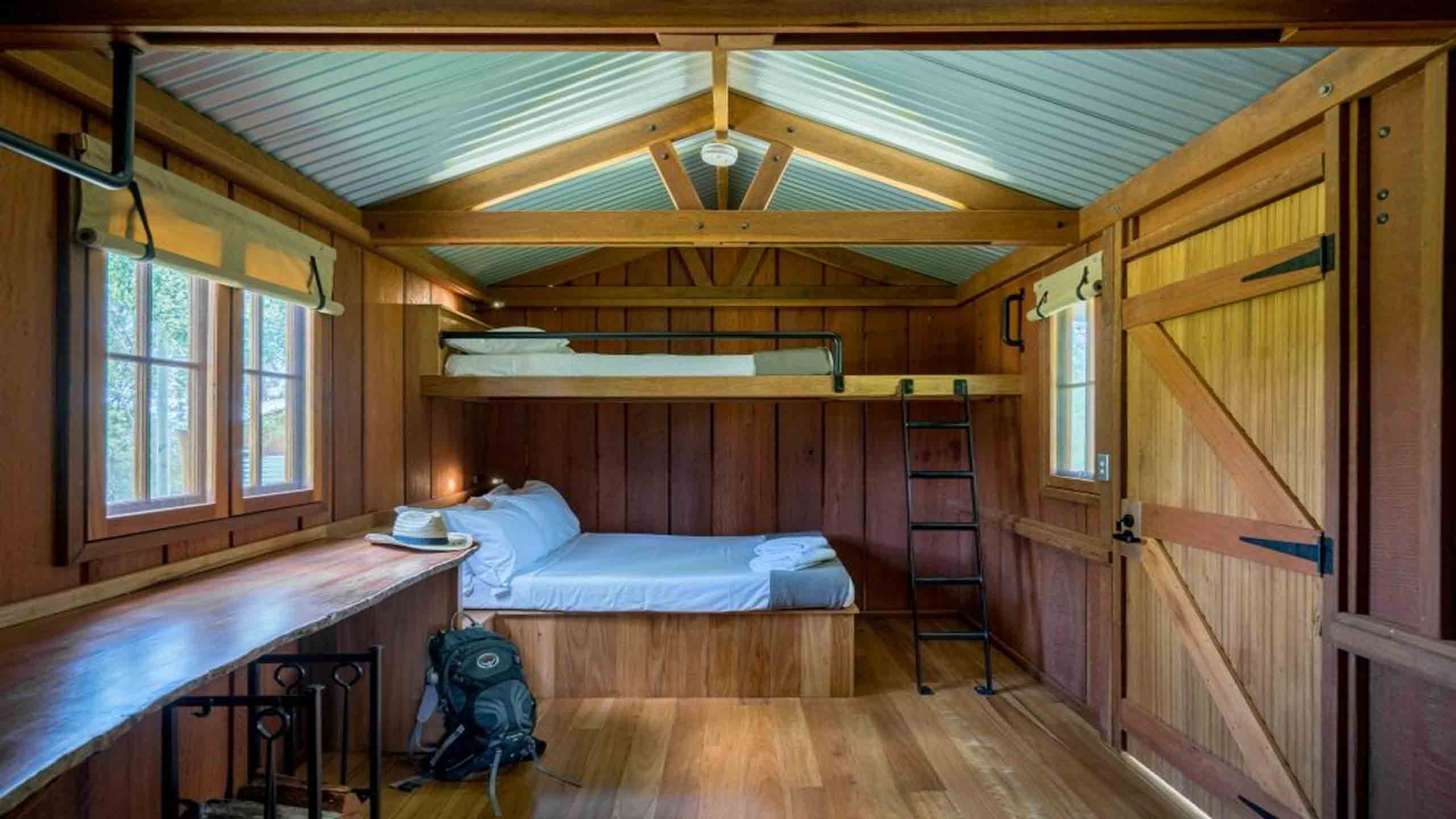hidden-peaks-cabins-scenic-rim-queensland-double-bed
