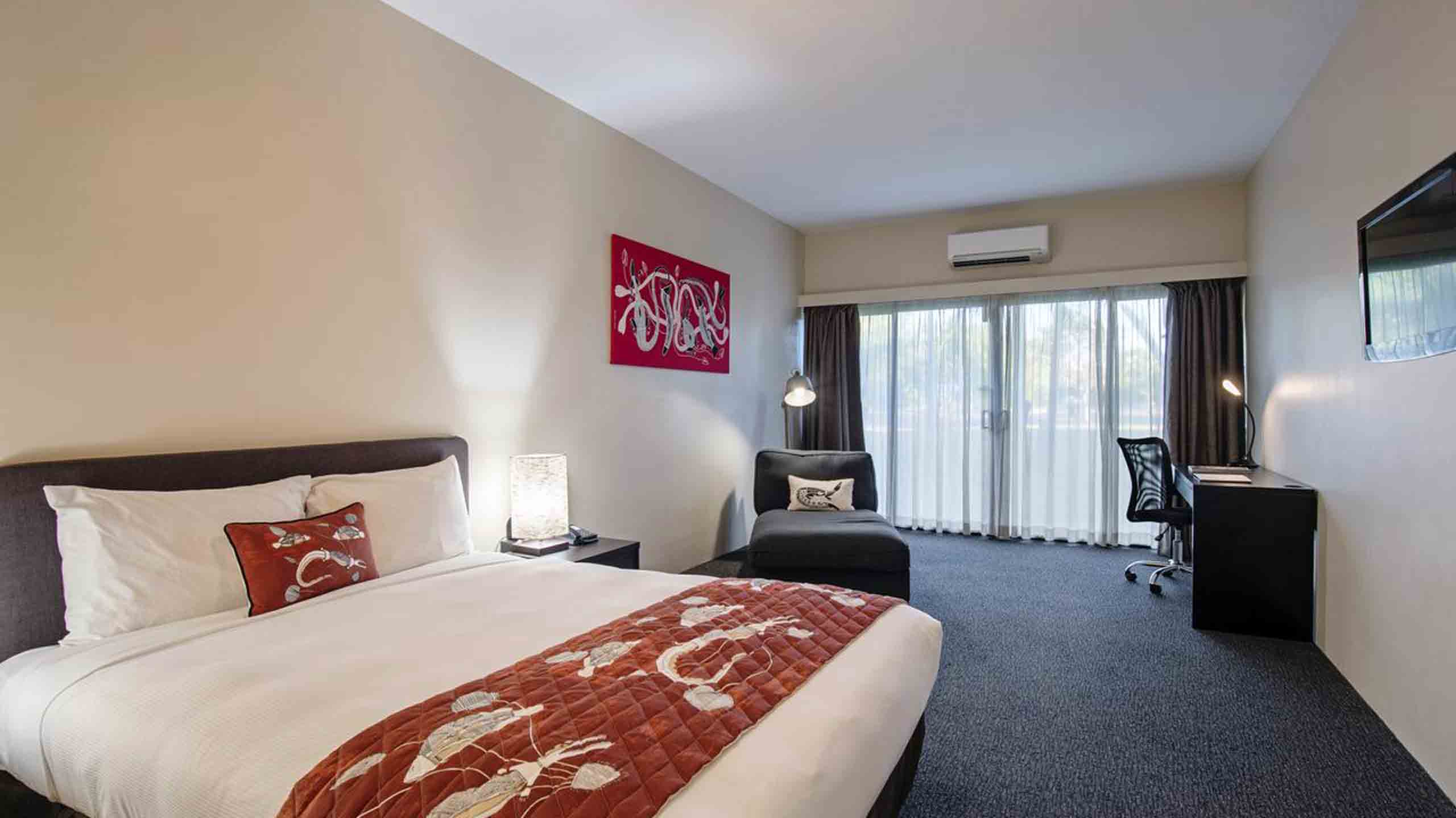 mercure-kakadu-crocodile-hotel-northern-territory-bedroom