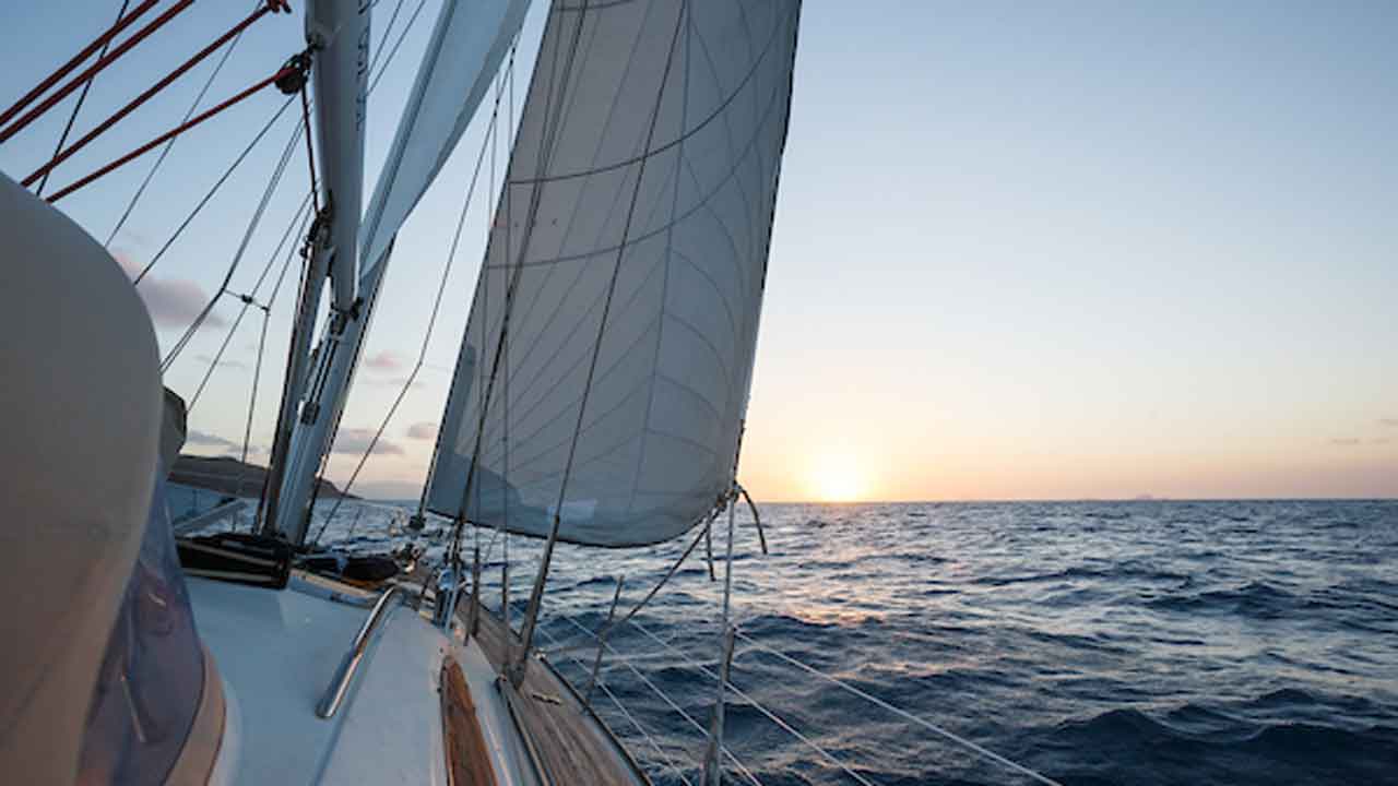 milady-french-yacht-australia-cruise-sailing-sunset