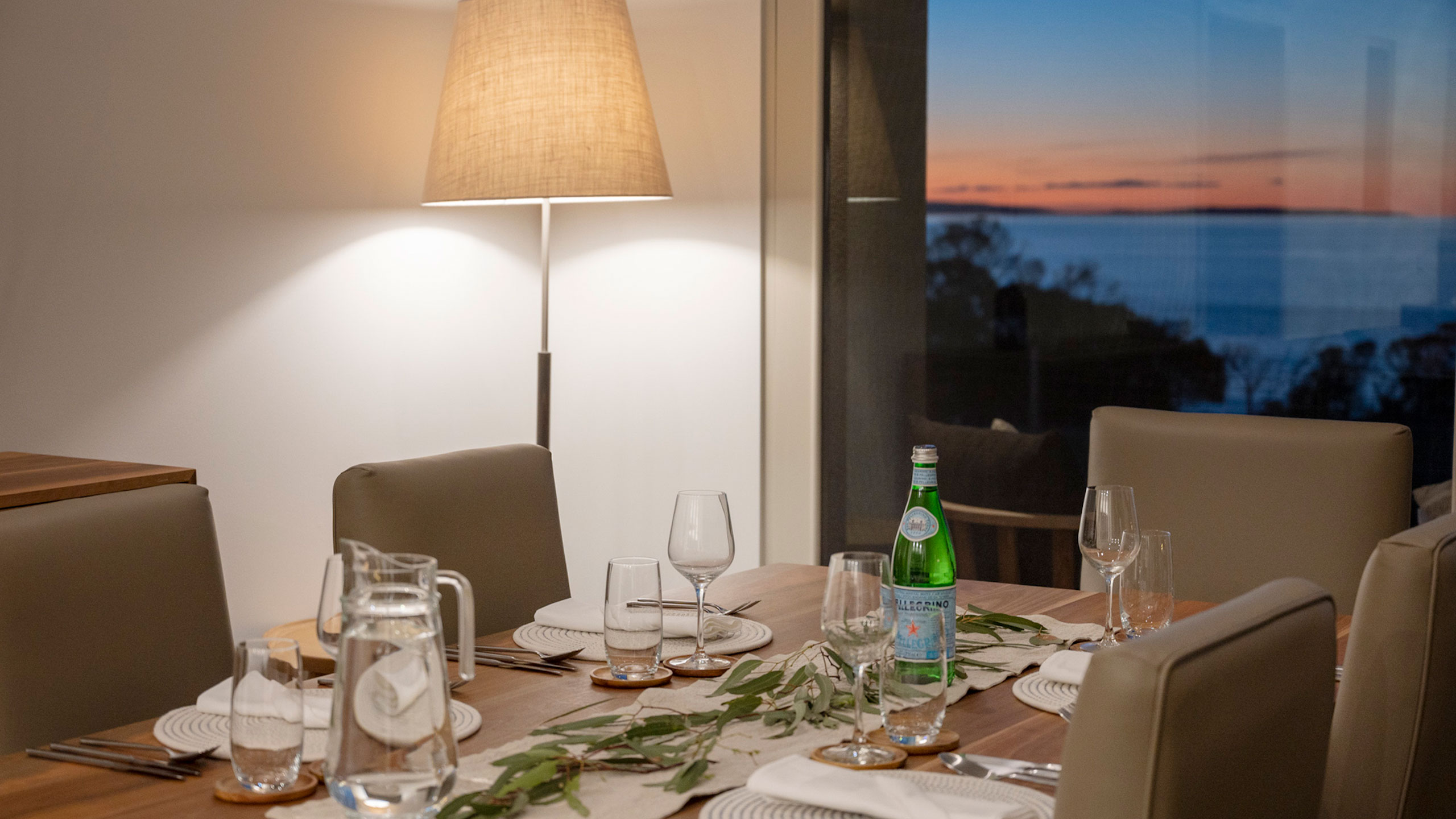 ocean-view-eco-villas-kangaroo-island-table-setting