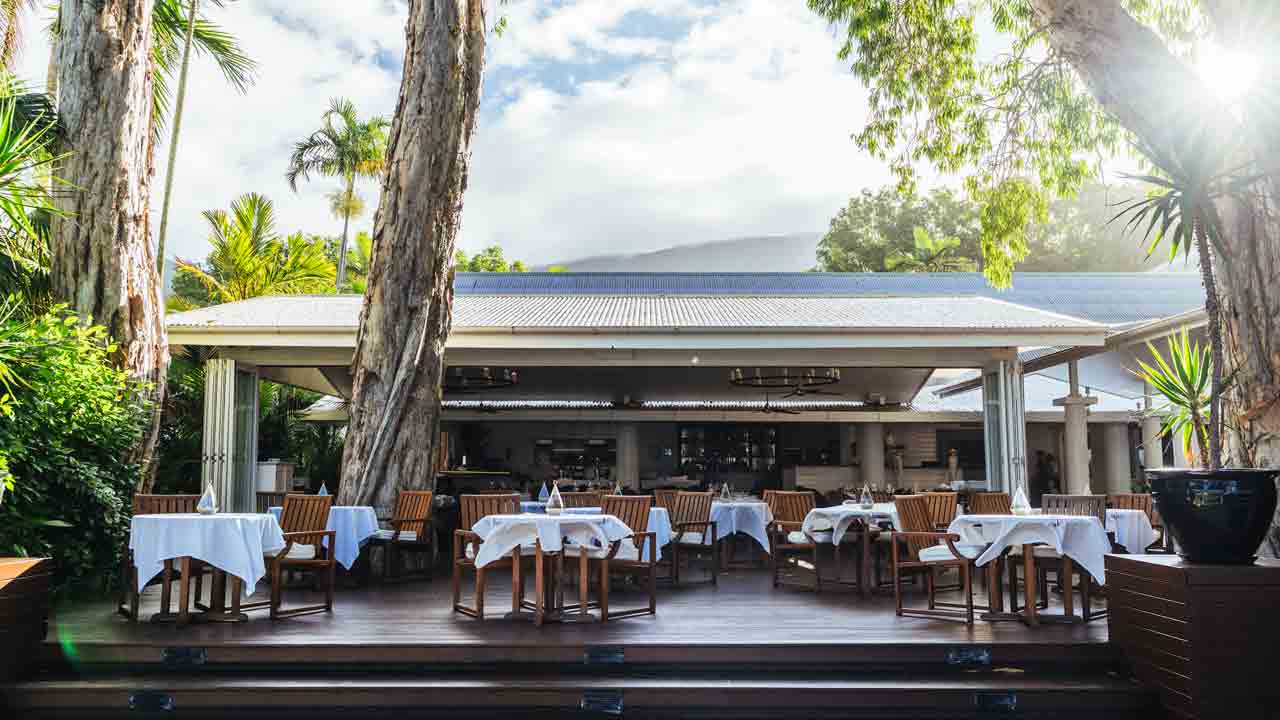the-reef-house-palm-cove-cairns-queensland-restaurant-outdoors