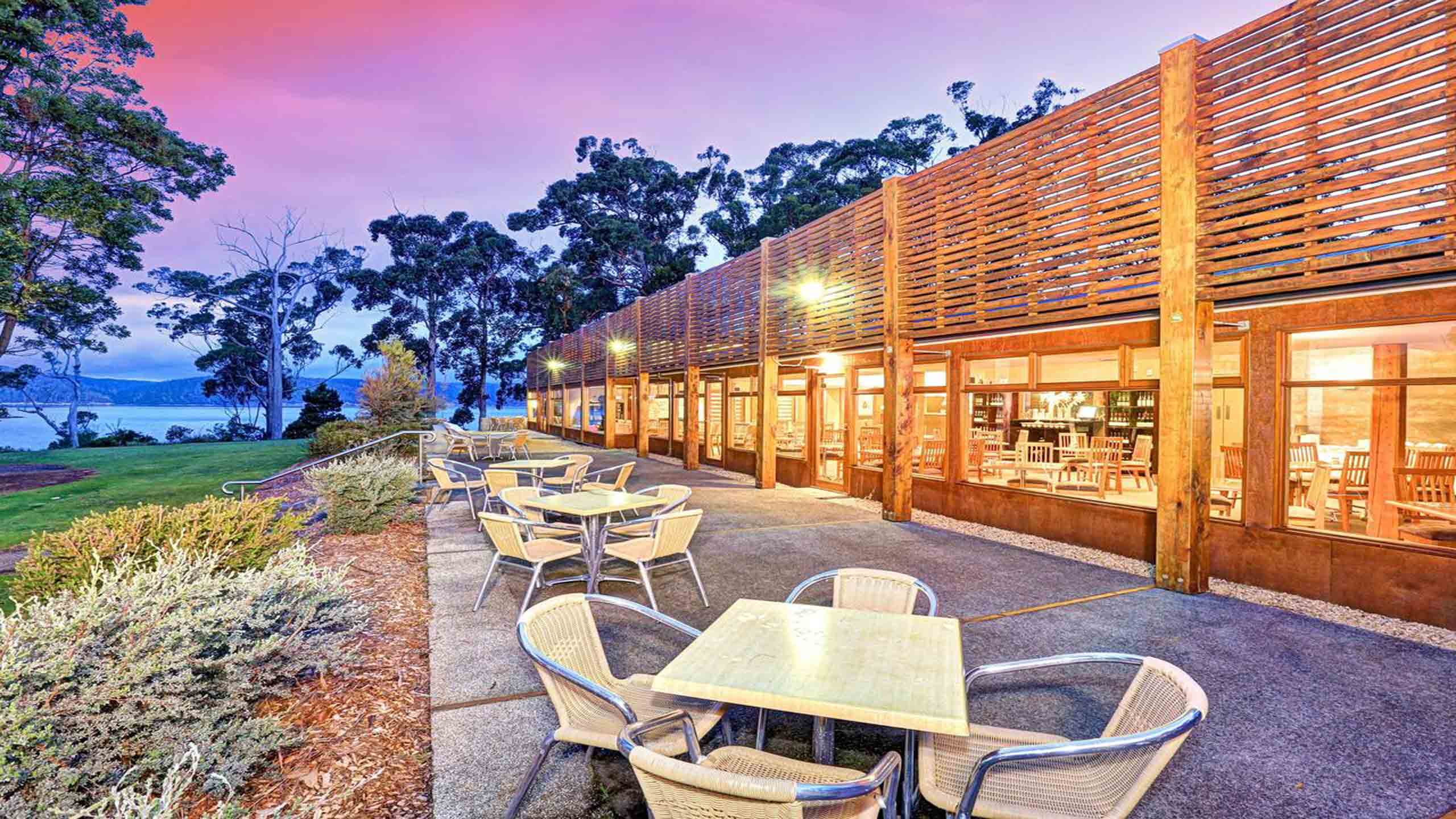 stewarts-bay-lodge-three-capes-tasmania-restaurant