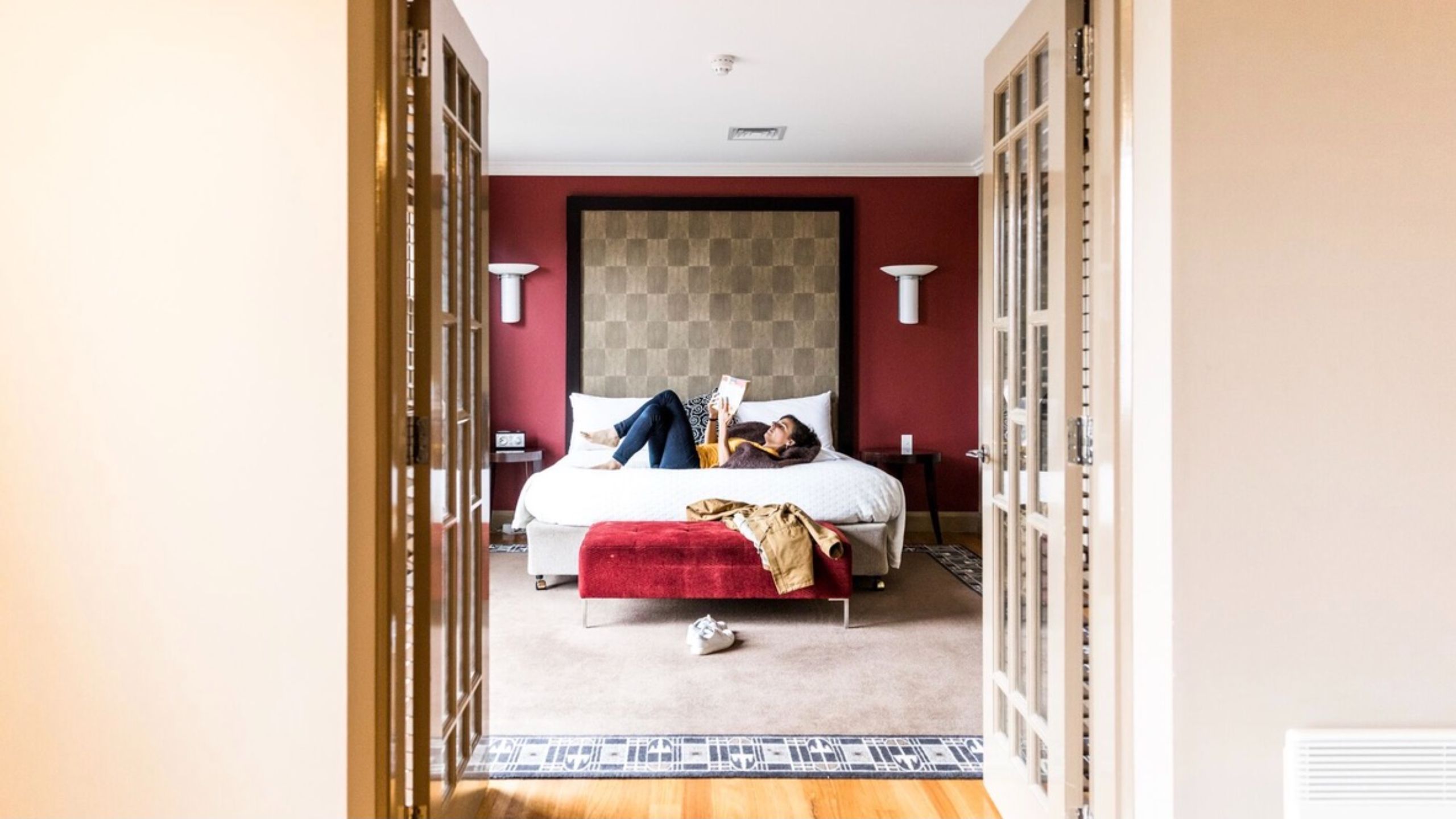 luxury-lodge-tarraleah-tasmania-australia-suite-bedroom