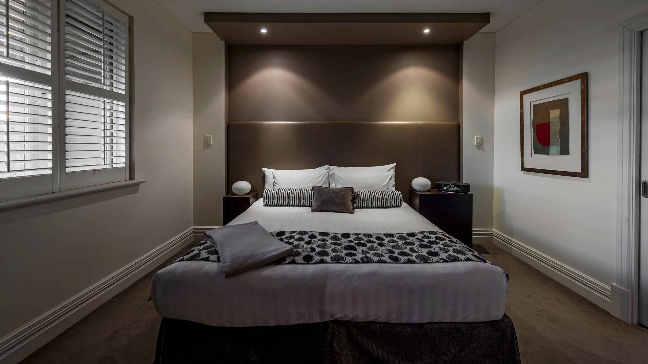 the-louise-barossa-valley-south-australia-premium-suite-bed-view