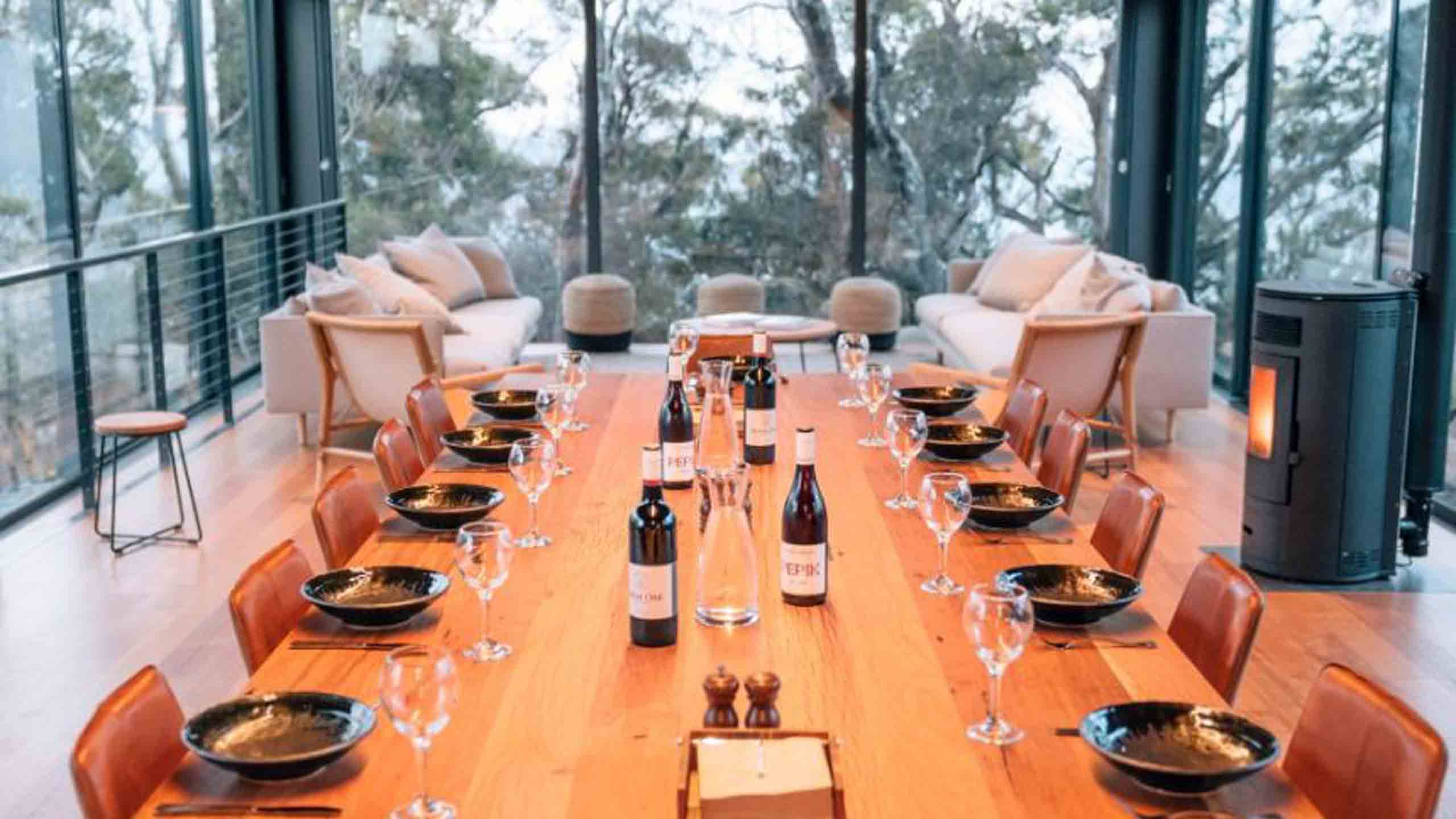 Dining-Room-Cape-Pillar-Lodge-Three-Capes-Lodge-Walk-tasmania