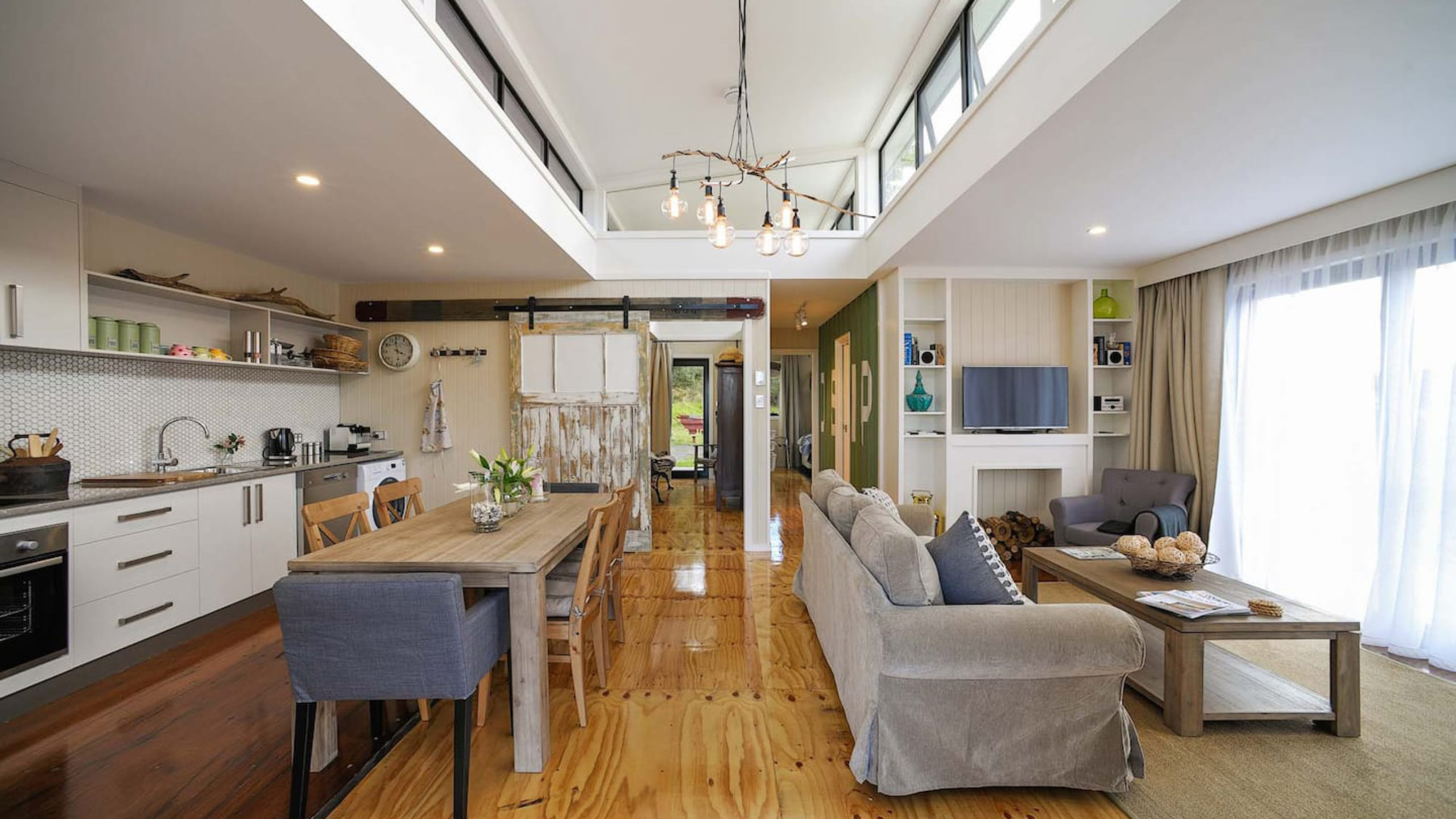 coastal-pods-wynyard-tasmania-australia-kitchen-and-living-room
