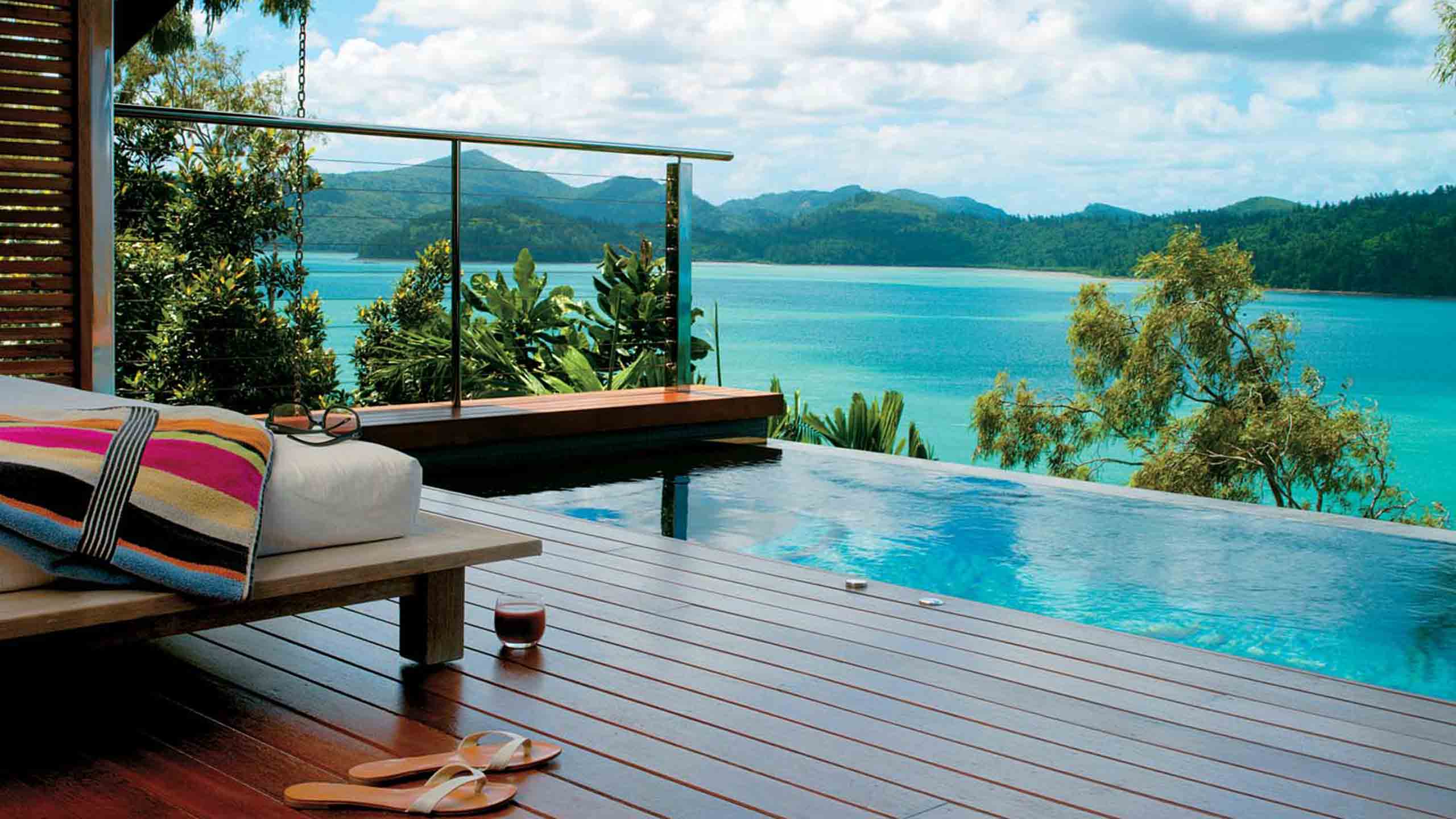 qualia-whitsundays-great-barrier-reef-hamilton-windward-pavilion-pool-and-view