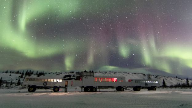 tundra-buggy-lodge-churchill-canada-exterior-northern-lights