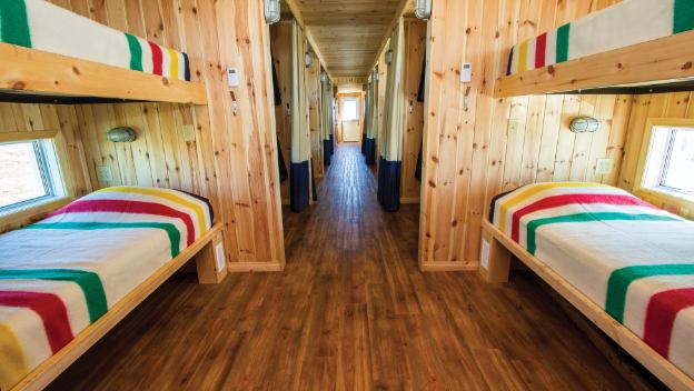 tundra-buggy-lodge-churchill-canada-accommodation-bunk-beds