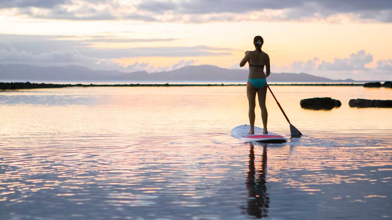 stand-up-paddle-boarding-raiwasa-private-resort-fiji