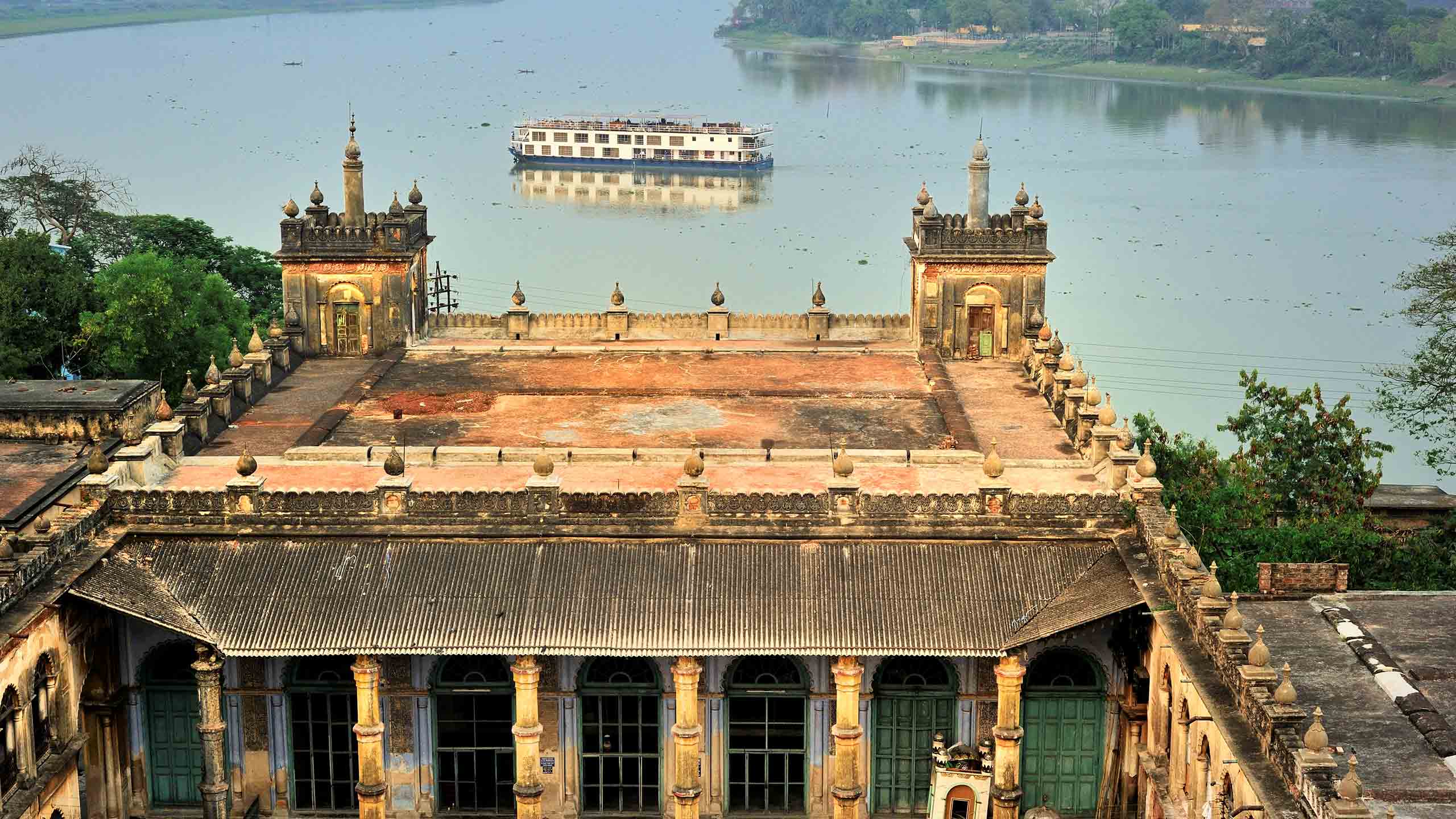 abn-rajmahal-india-ganges-river-cruise-imambara