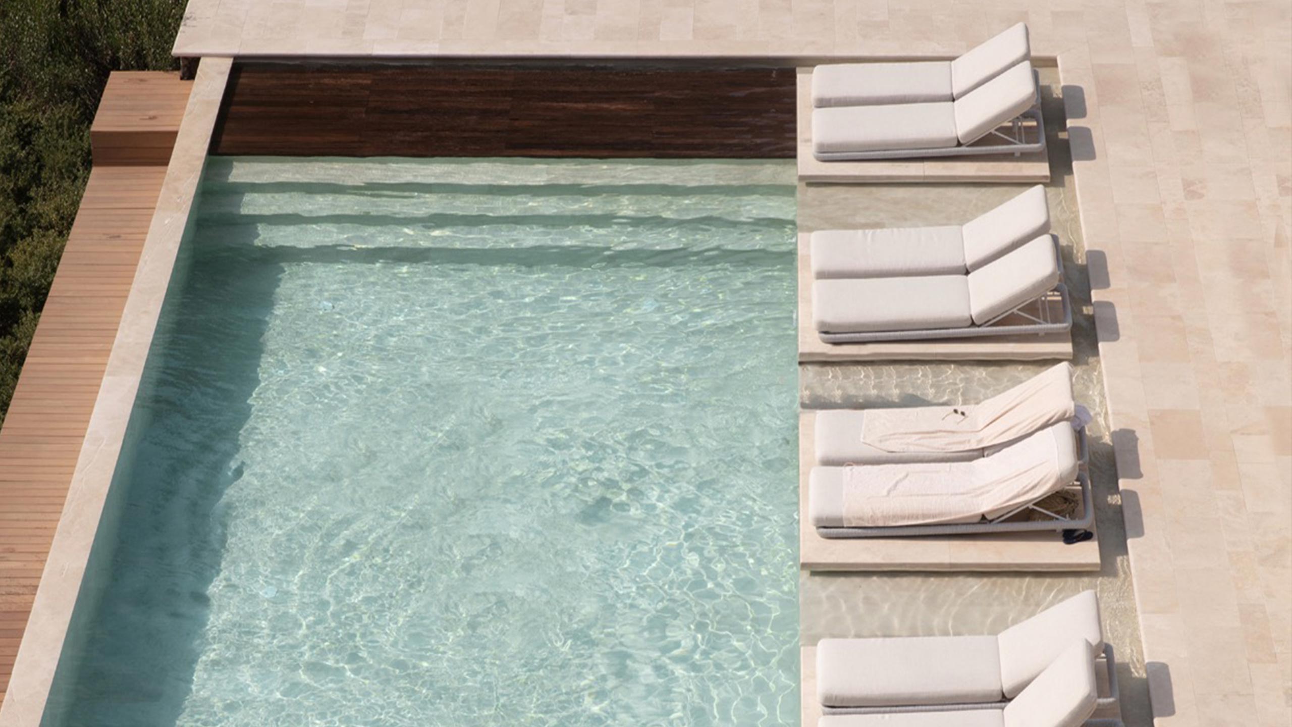 laqua-by-the-lake-pettenasco-lake-orta-italy-pool