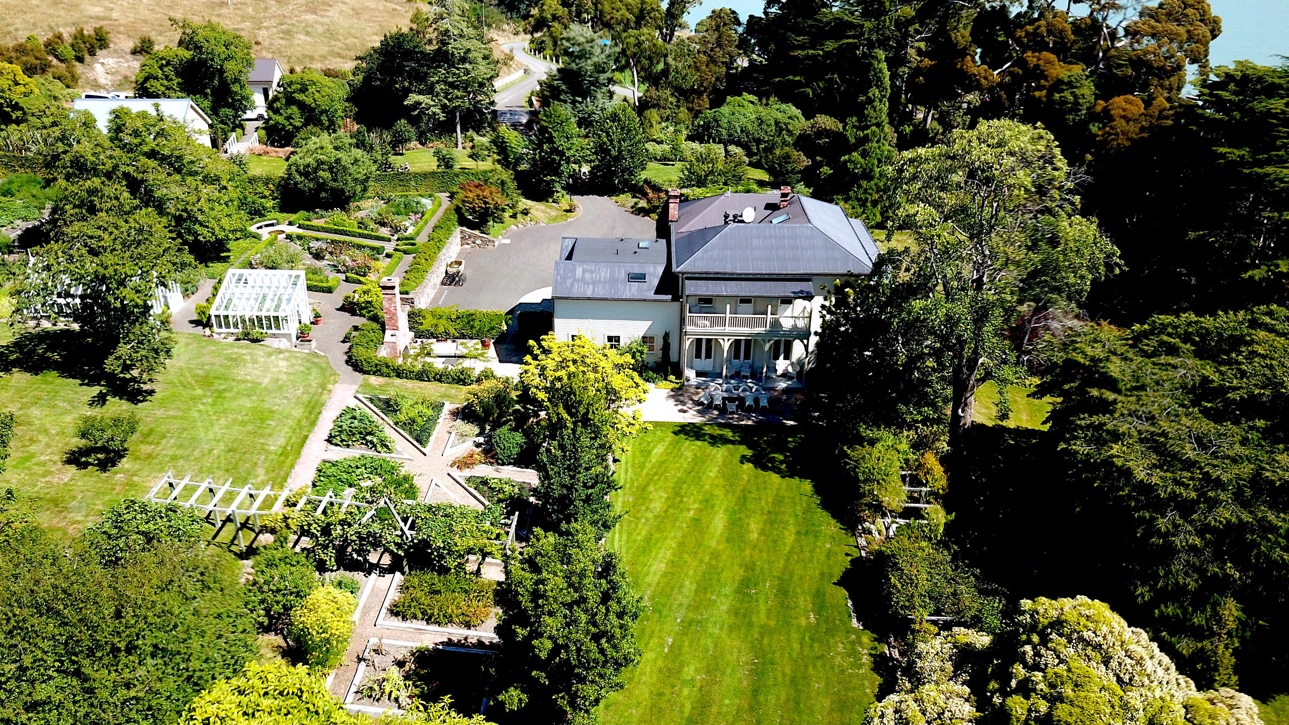 annandale-homestead-pigeon-bay-new-zealand-aerial