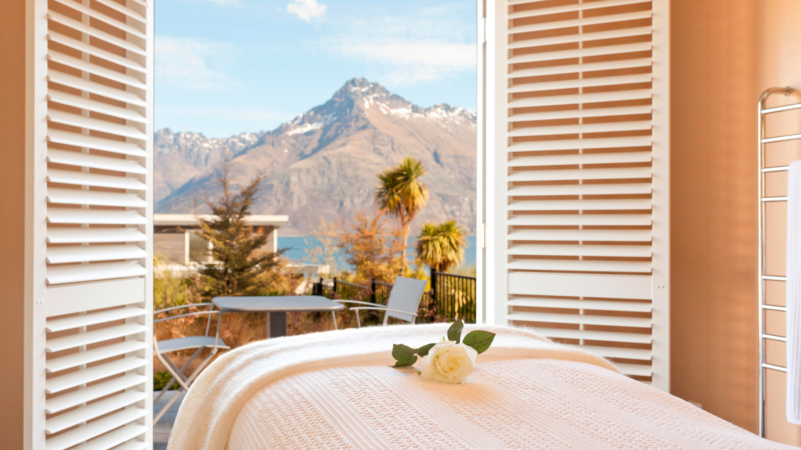 matakauri-lodge-queenstown-new-zealand-Treatment-Suite-With-Private-Patio