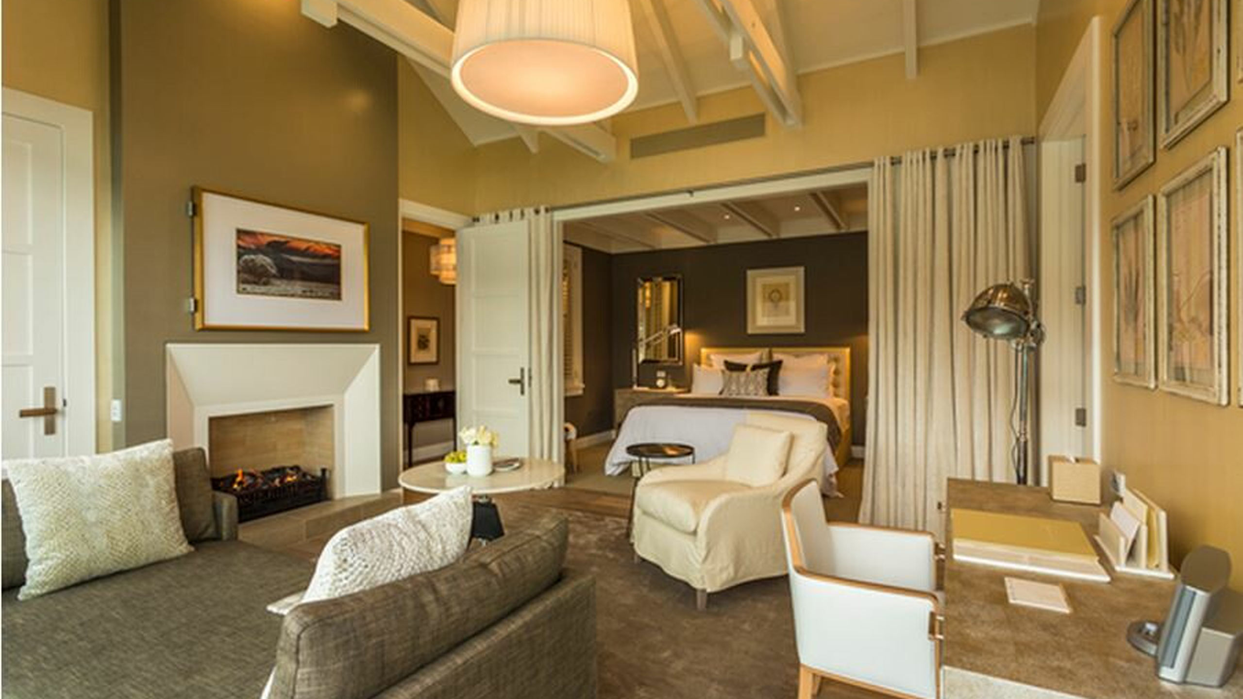 matakauri-lodge-queenstown-new-zealand-Guest-Suite-Living-Room