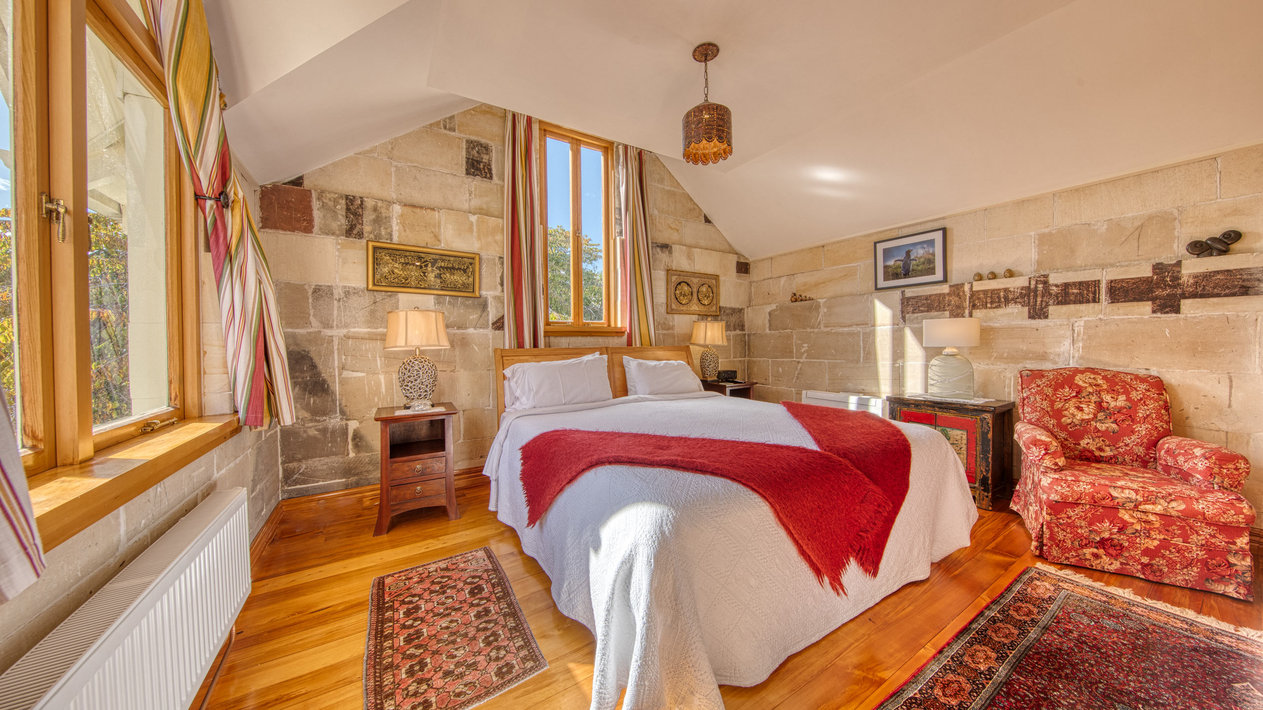 pen-y-bryn-lodge-new-zealand-well-appointed-bedroom
