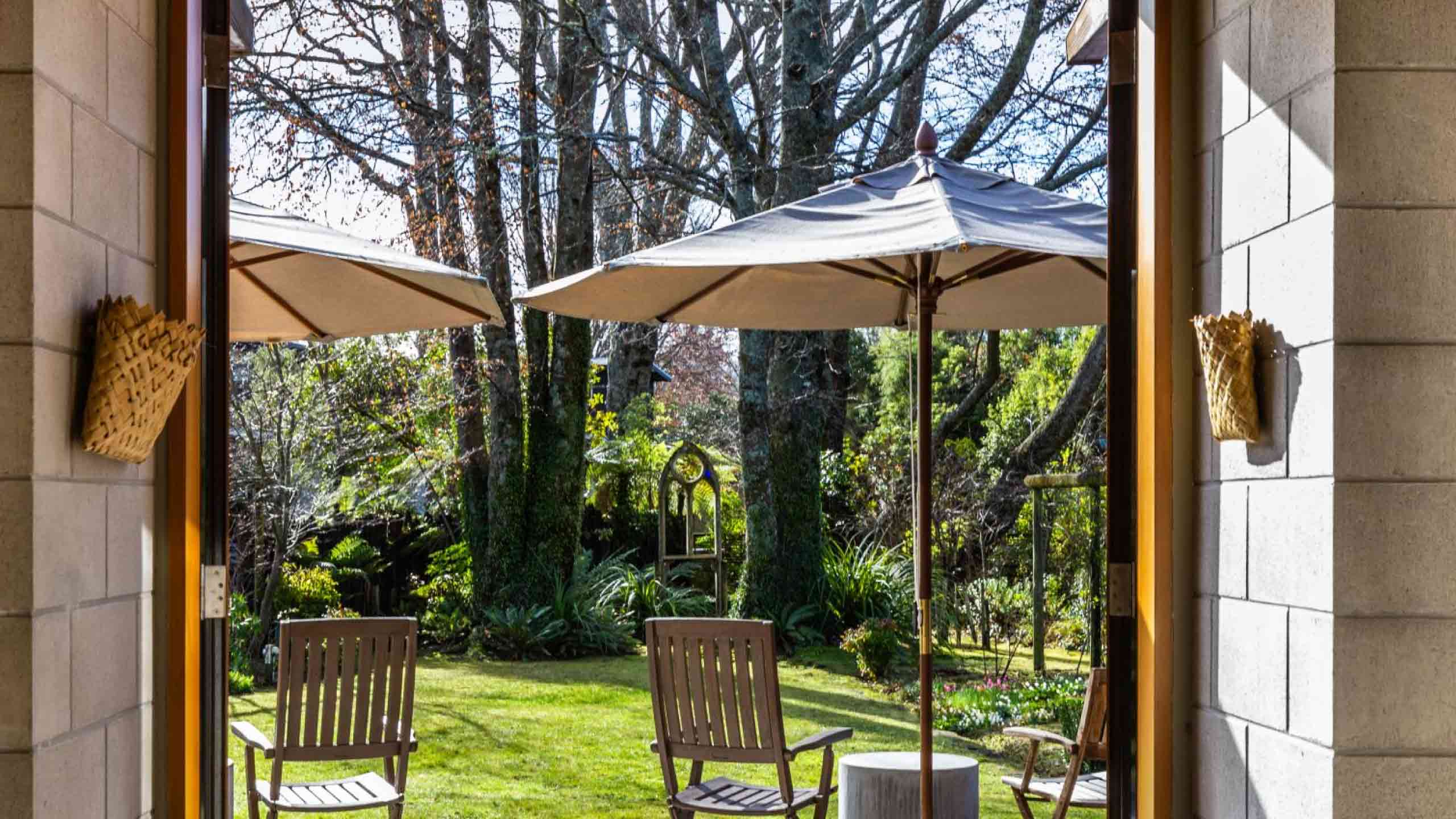 river-birches-lodge-new-zealand-garden