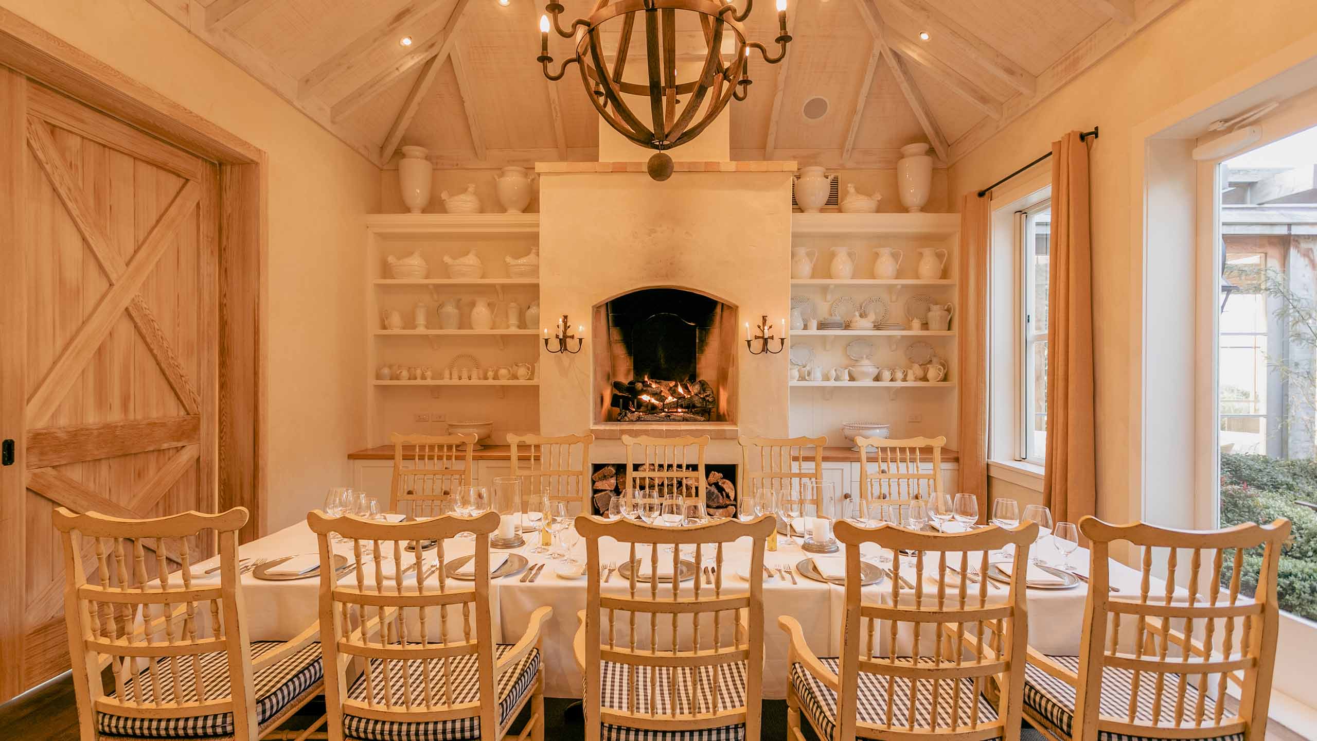 the-farm-at-cape-kidnappers-hawkes-bay-main-lodge-small-dining-room