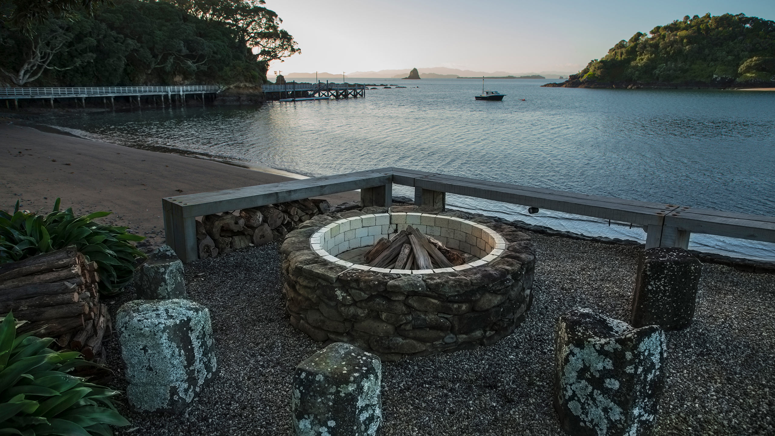 the-landing-bay-of-islands-new-zealand-outdoor-fire-pit