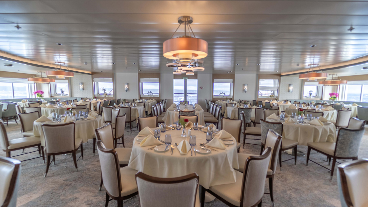 greg-mortimer-ship-cruise-dining-room