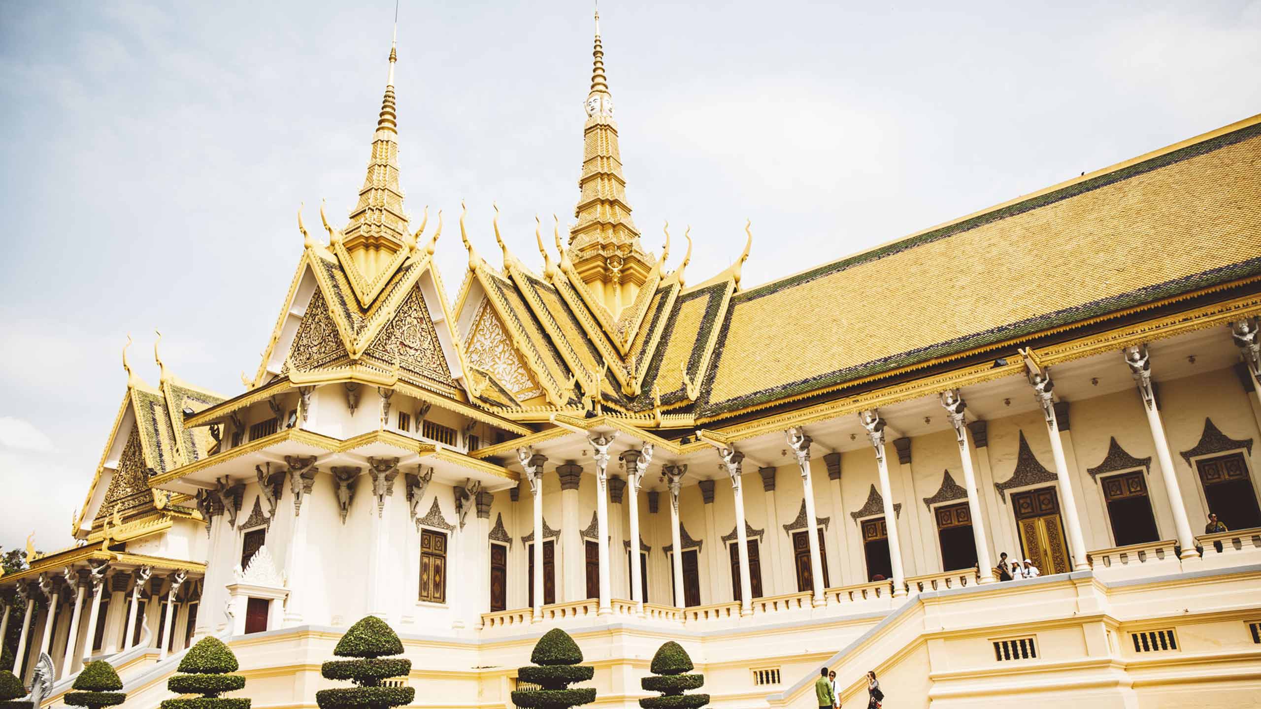 mekong-jewel-vietnam-and-cambodia-phnom-penh-royal-palace