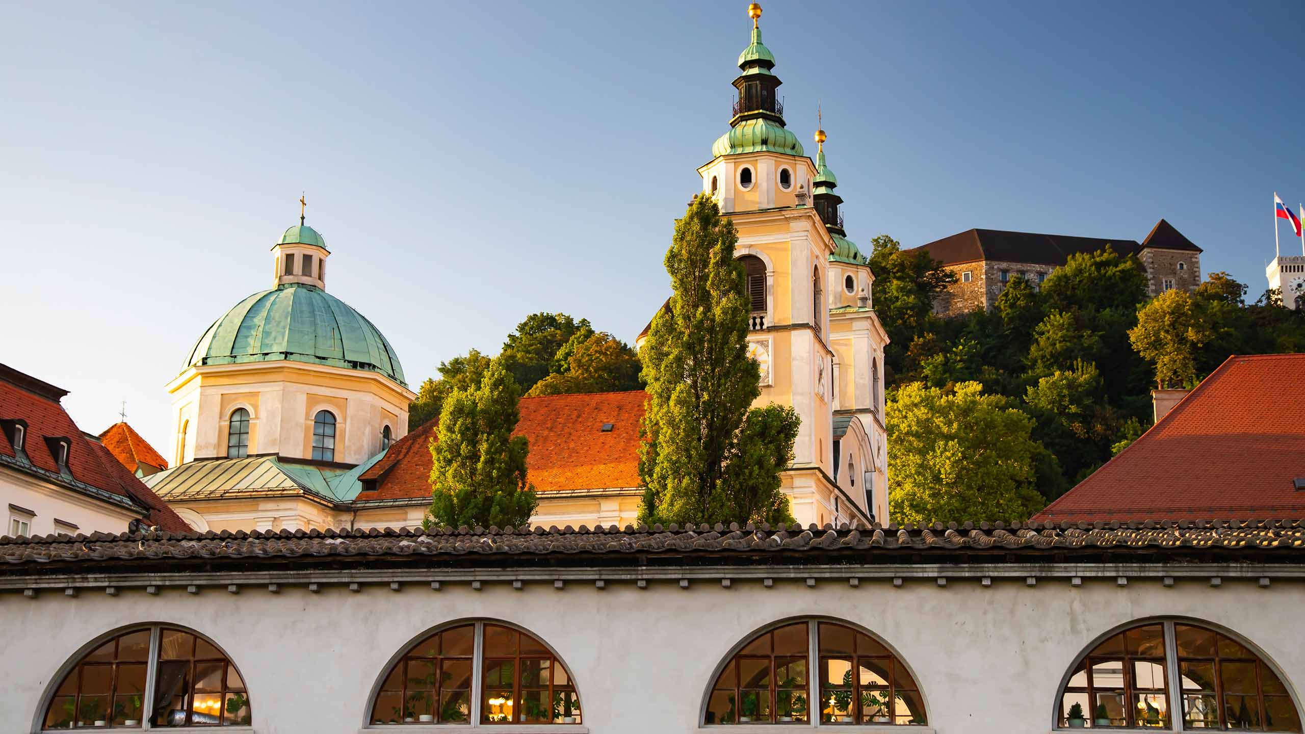 colorful-buildings-old-ljubljana-ljubljana-slovenia
