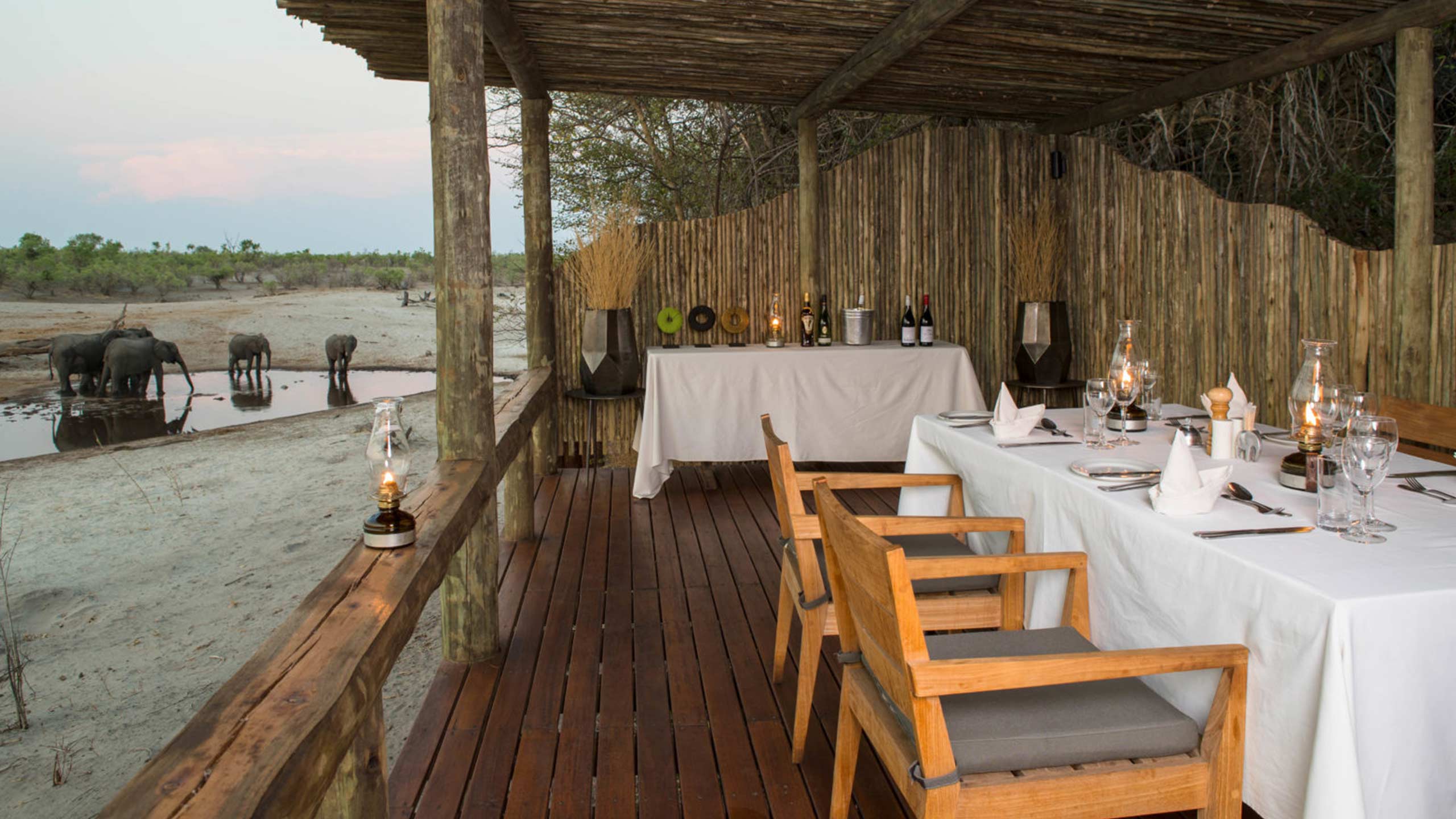 savute-safari-lodge-bostwana-dining-with-safari-view