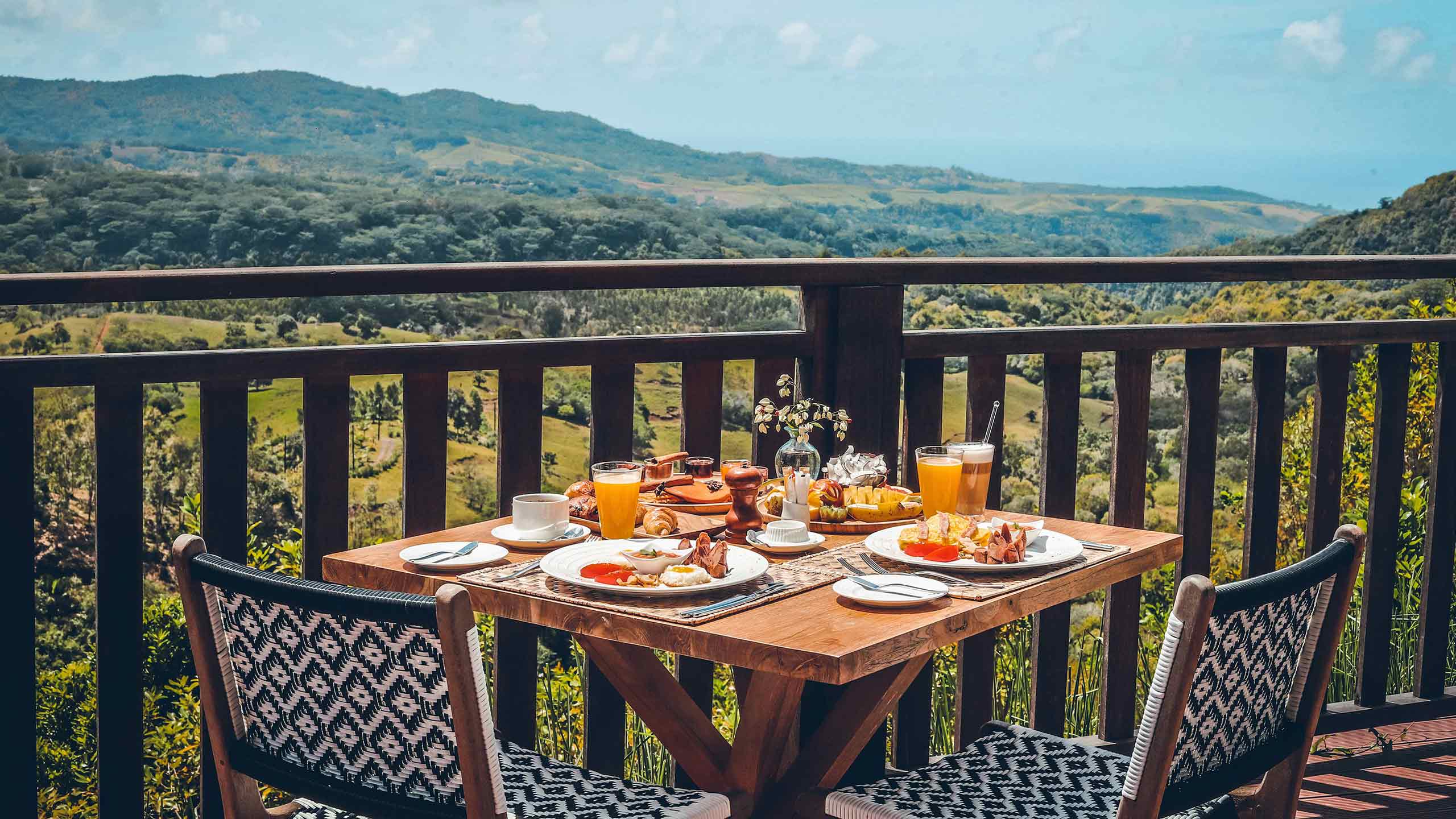 chalets-chamarel-mauritius-restaurant-forest-view