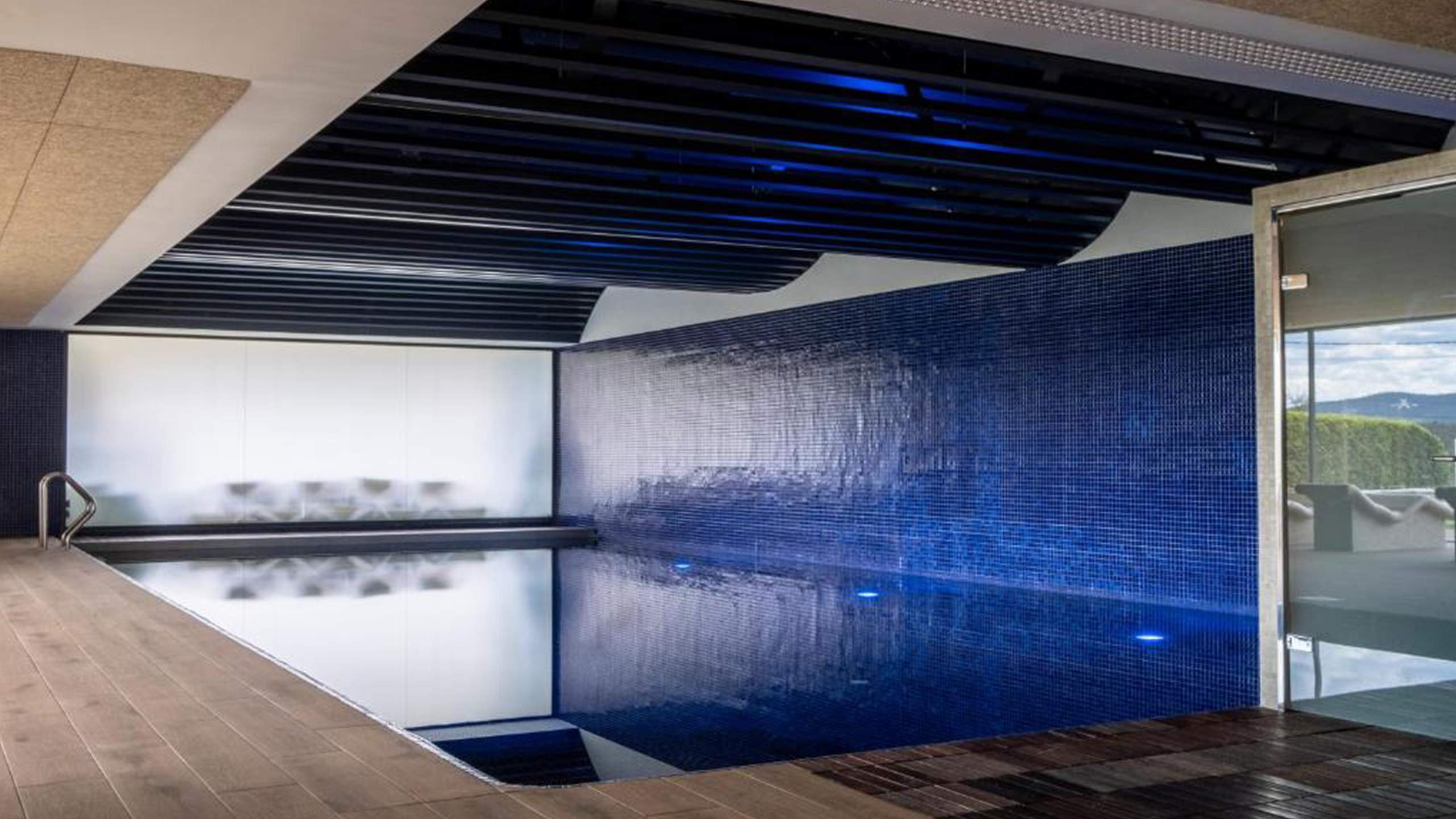 indoor-pool-coolrooms-palacio-de-luces-asturias-spain-bookingcom