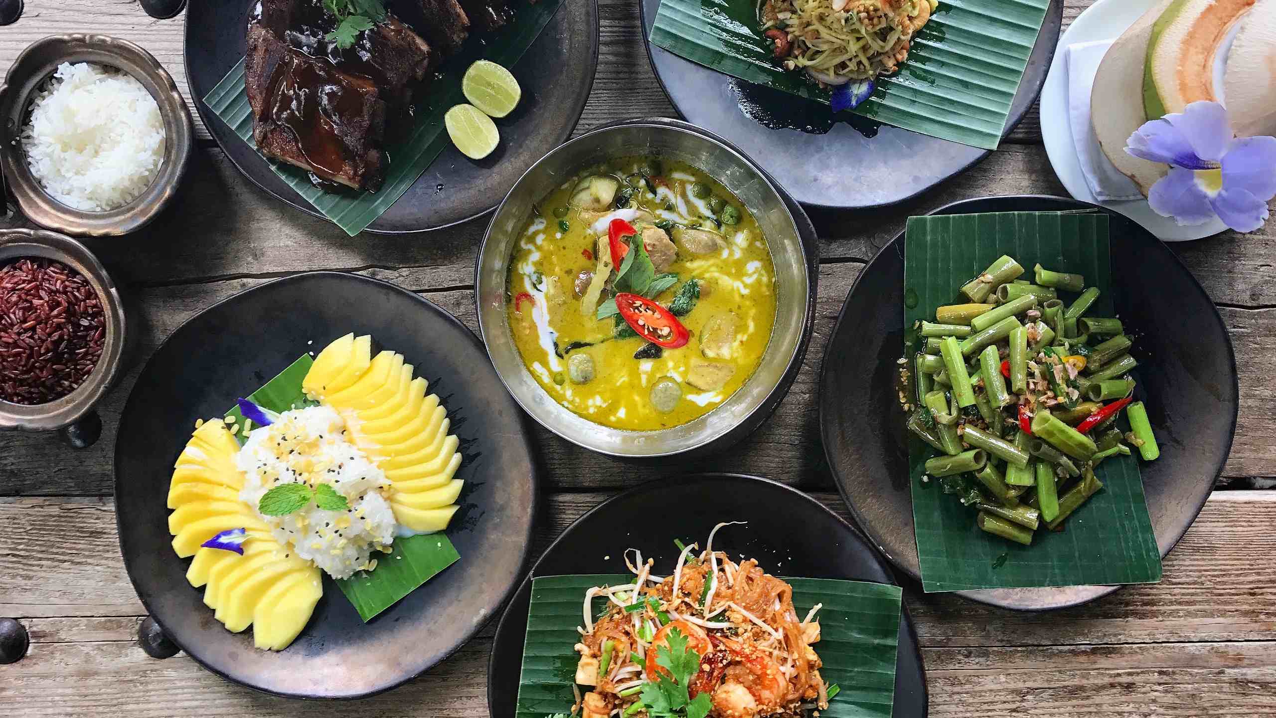 the-siam-hotel-bngkok-cuisine-traditional-food