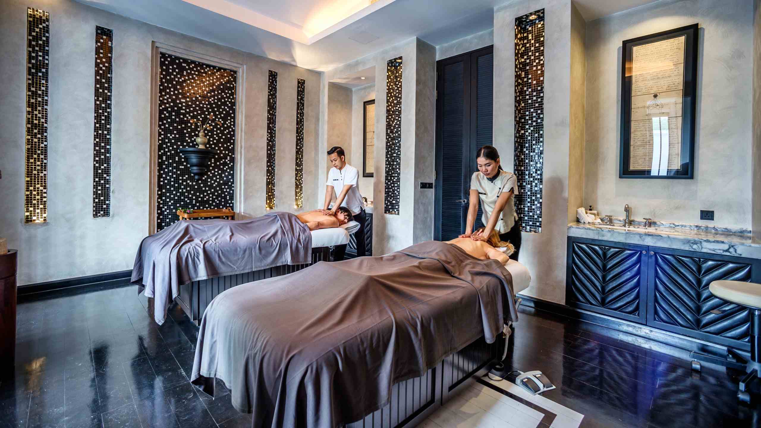 the-siam-hotel-bngkok-opium-wellness-spa-massage-beds