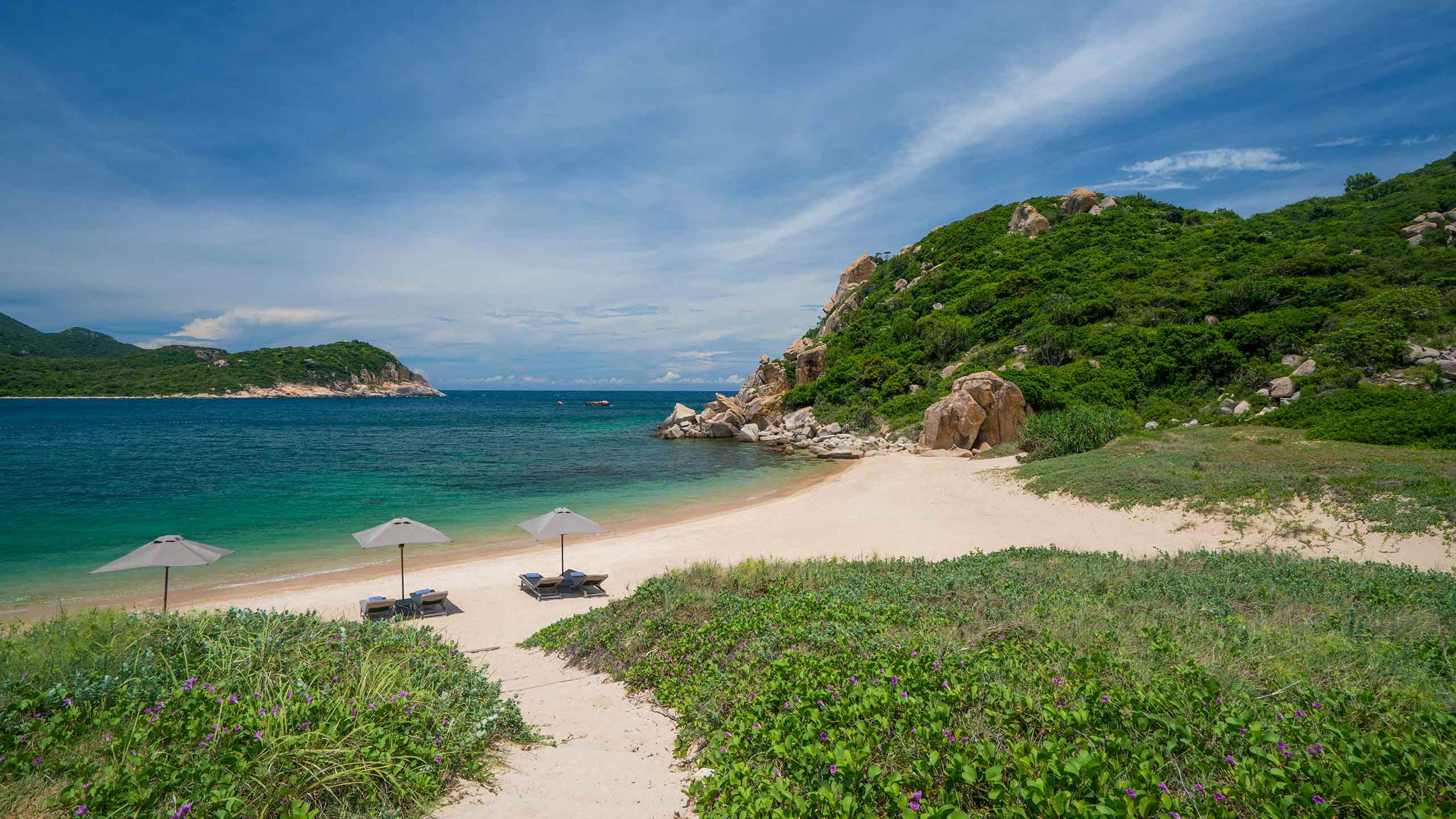 amanoi-vietnam-vihn-hy-resort-and-beach-pathway