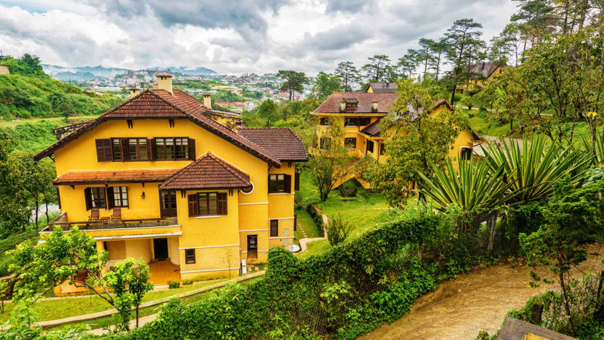 ana-villas-dalat-resort-and-spa-villas-vietnam-exterior-coutry-highlands