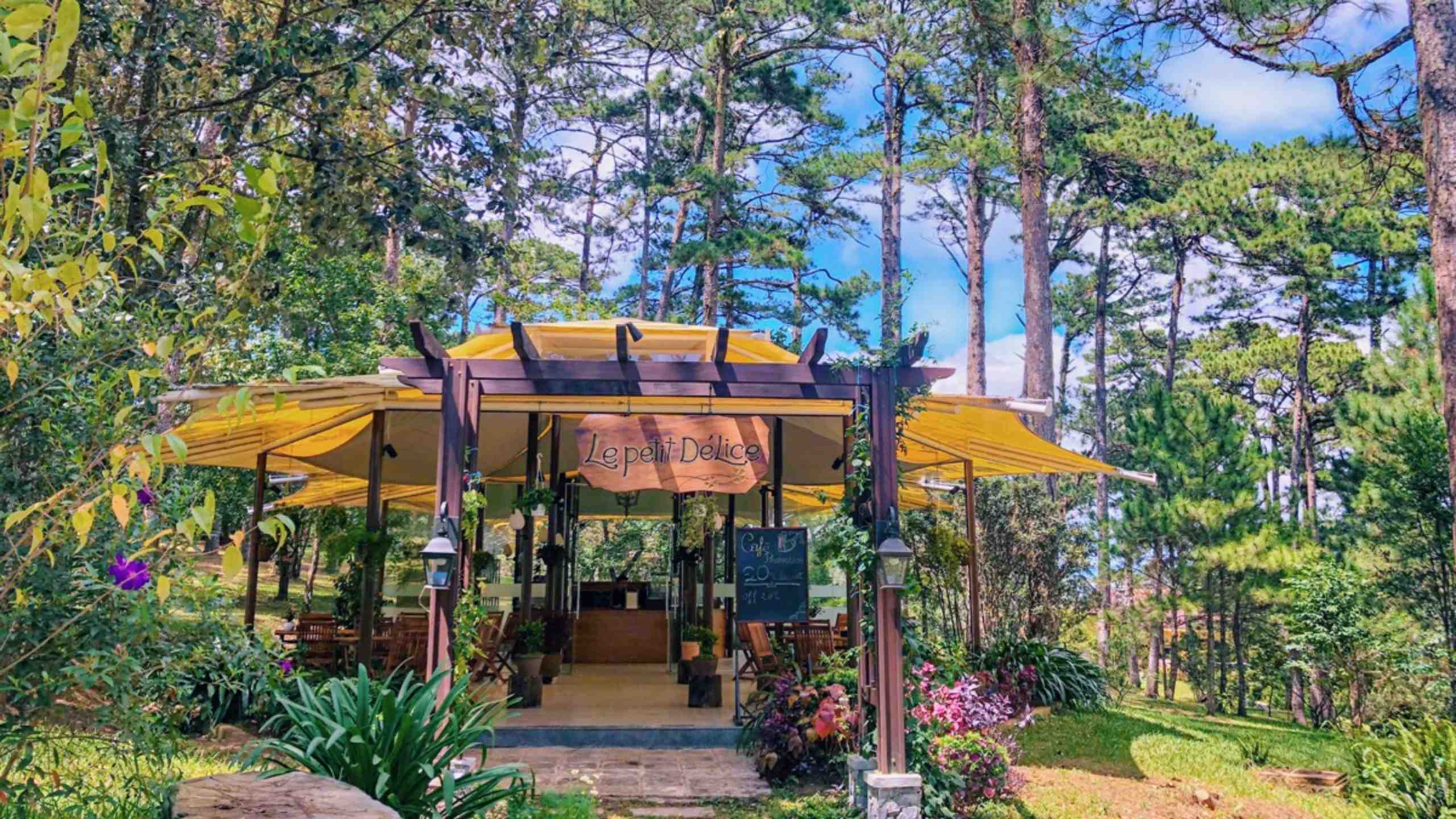 ana-villas-dalat-resort-and-spa-vietnam-le-petite-delice-cafe