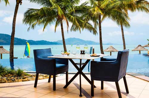 beach-club-hamilton-islands-great-whitsundays-dining-by-pool